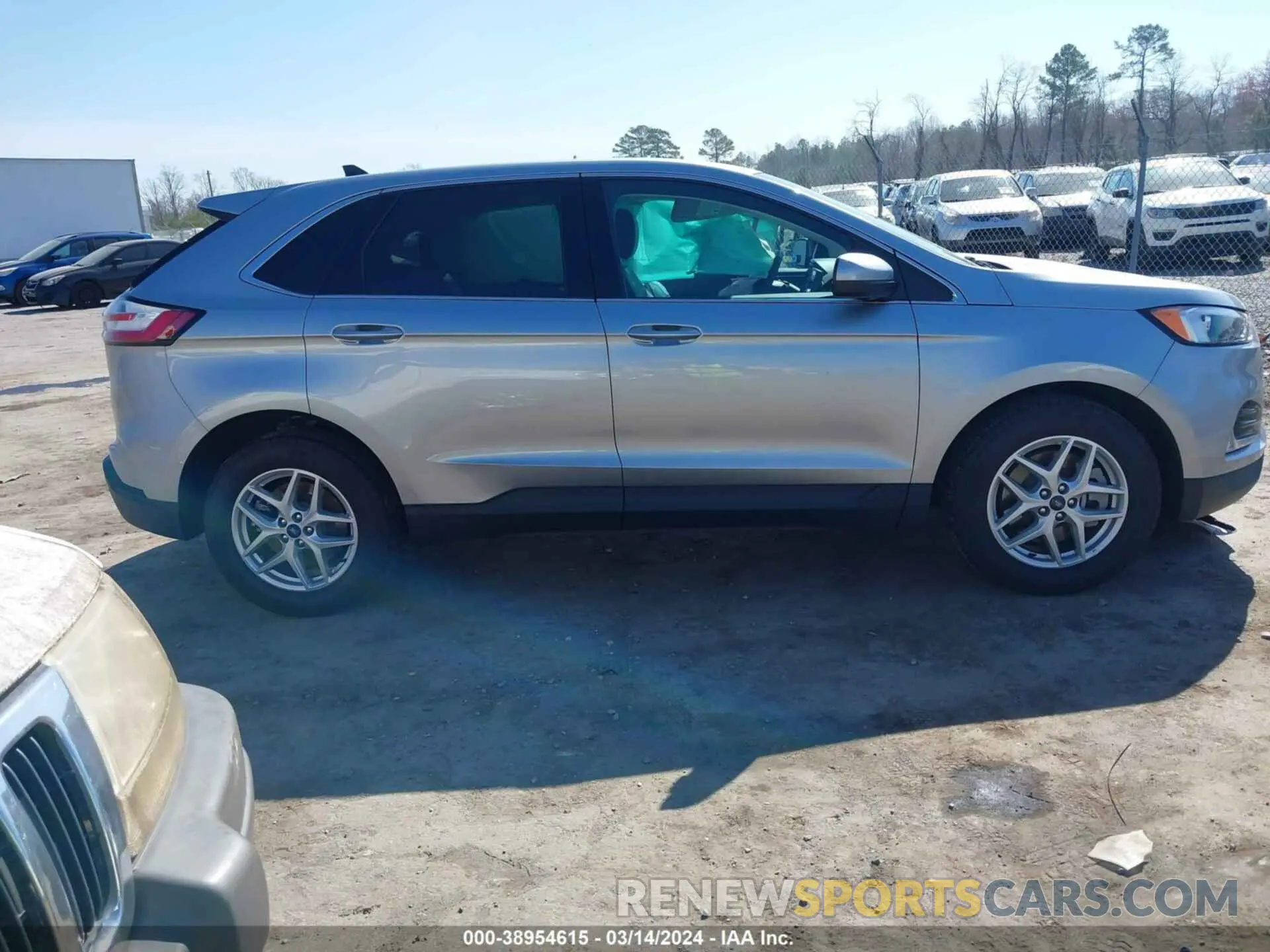 13 Photograph of a damaged car 2FMPK4J91NBA64868 FORD EDGE 2022
