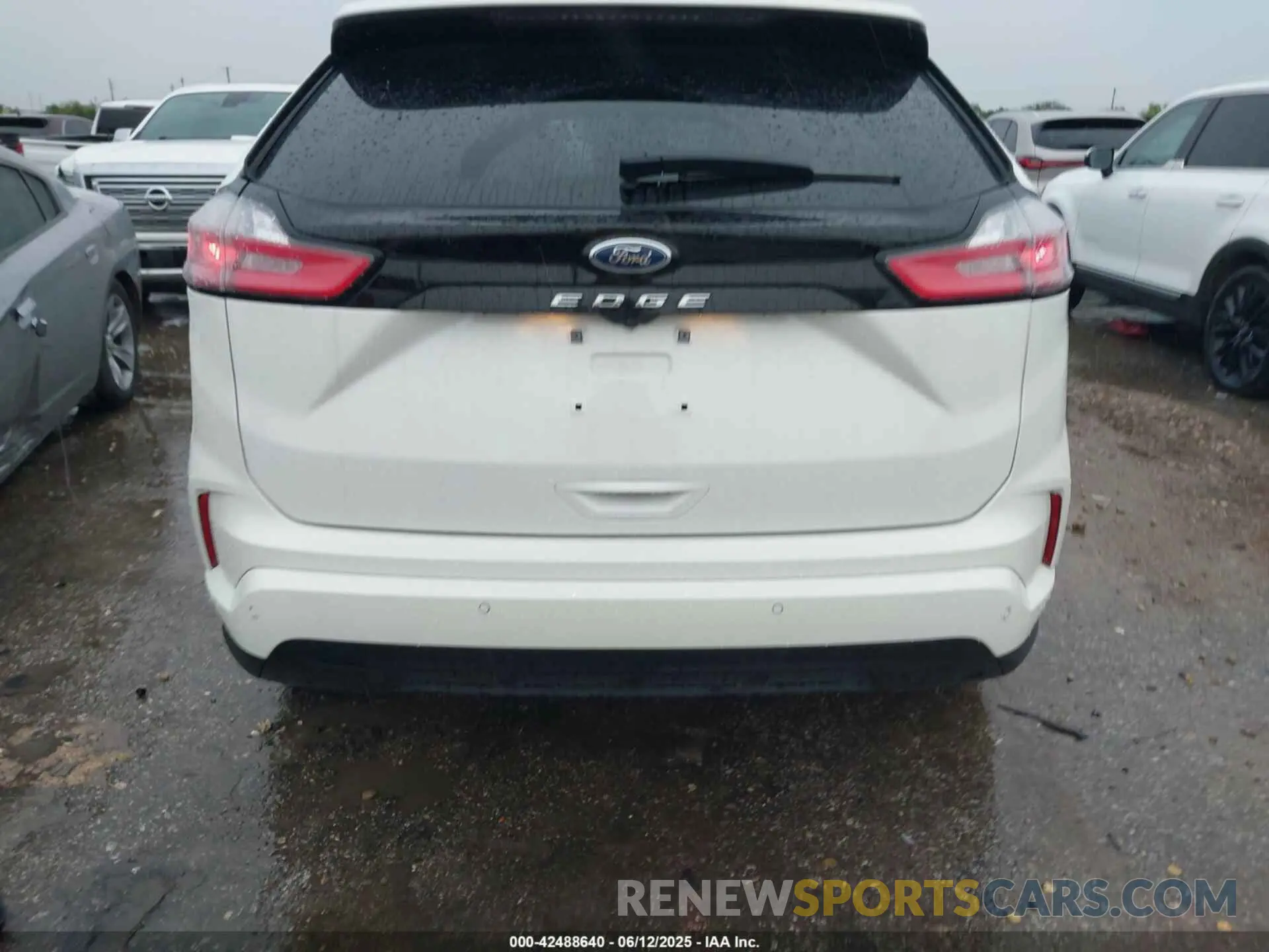 16 Photograph of a damaged car 2FMPK4J91NBB16872 FORD EDGE 2022