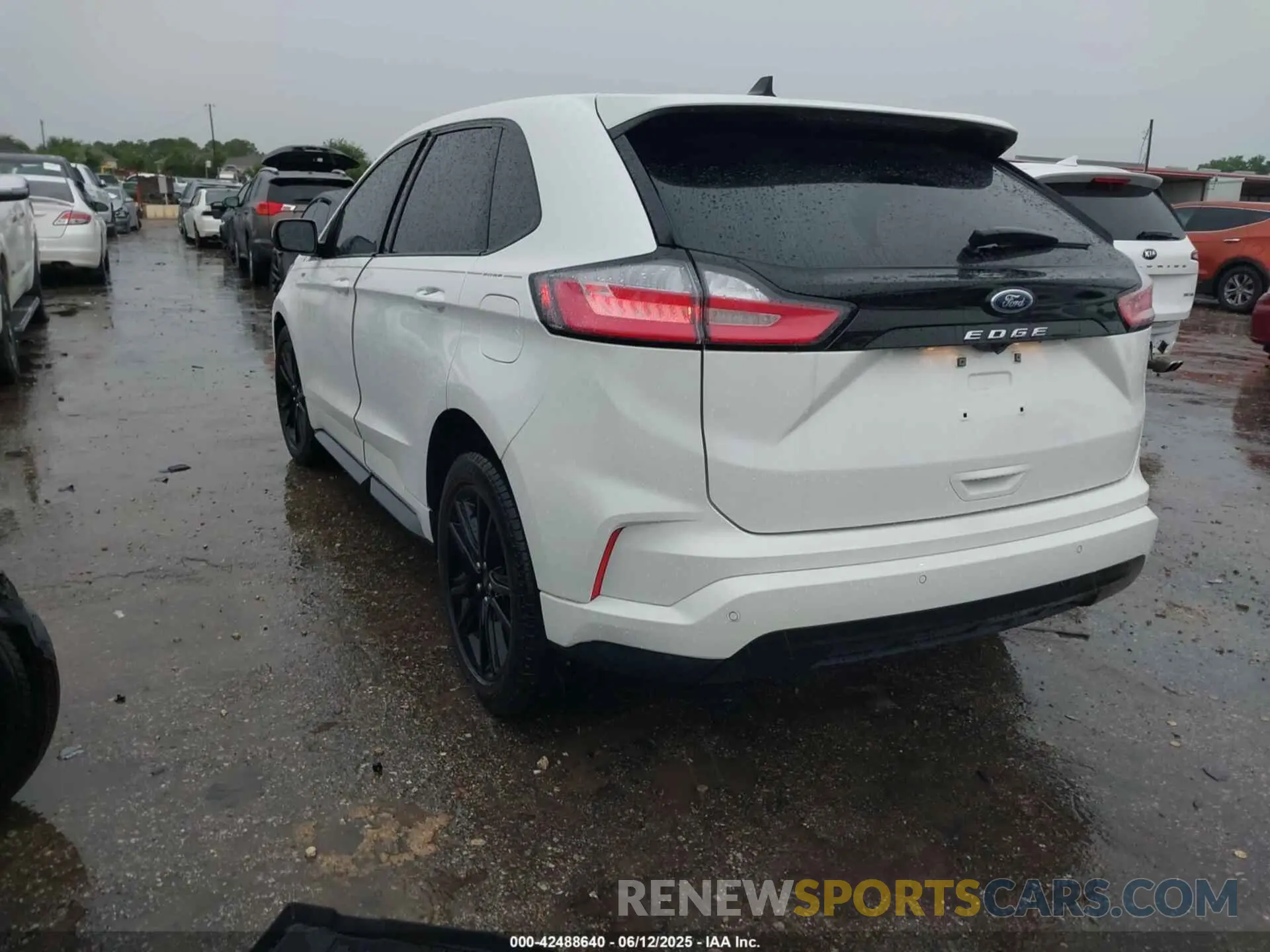 3 Photograph of a damaged car 2FMPK4J91NBB16872 FORD EDGE 2022