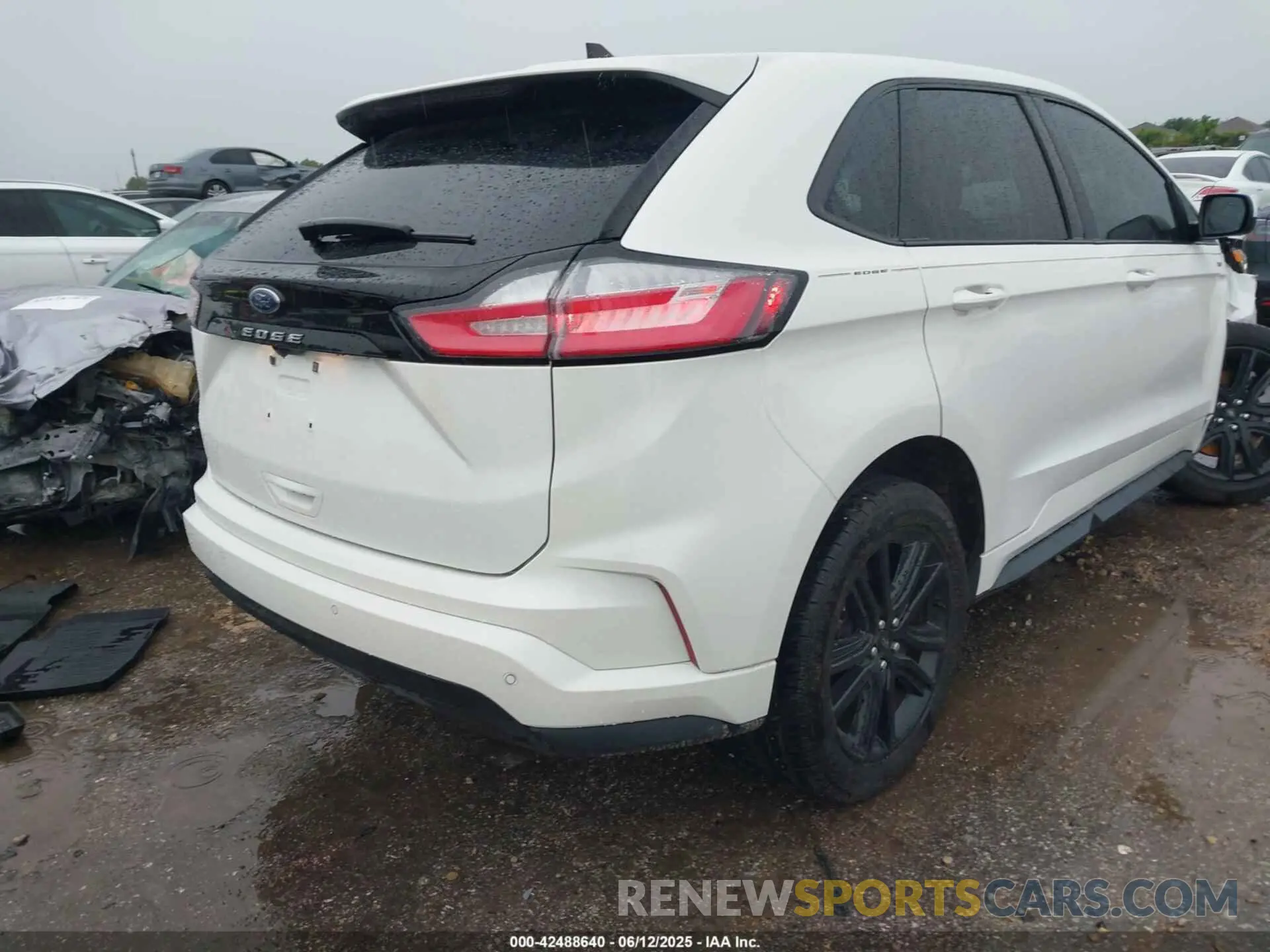 4 Photograph of a damaged car 2FMPK4J91NBB16872 FORD EDGE 2022