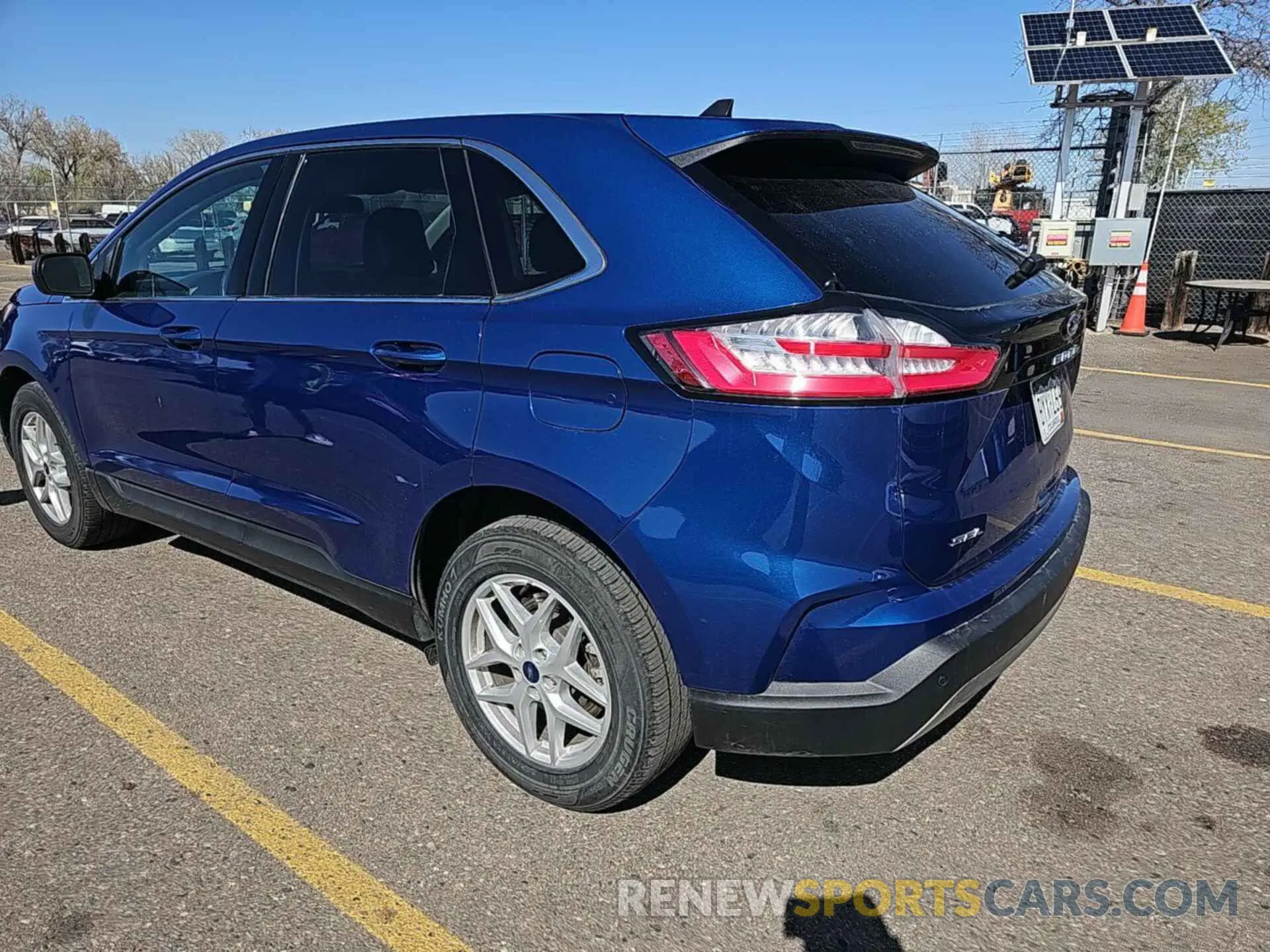 19 Photograph of a damaged car 2FMPK4J92NBA72221 FORD EDGE 2022