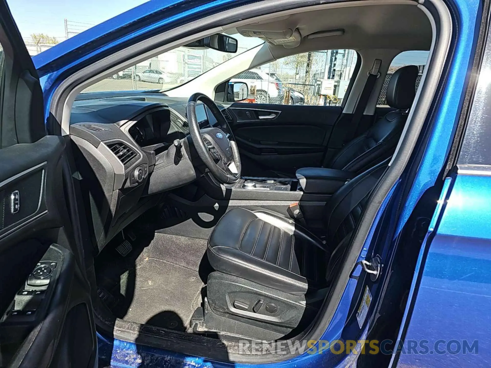5 Photograph of a damaged car 2FMPK4J92NBA72221 FORD EDGE 2022
