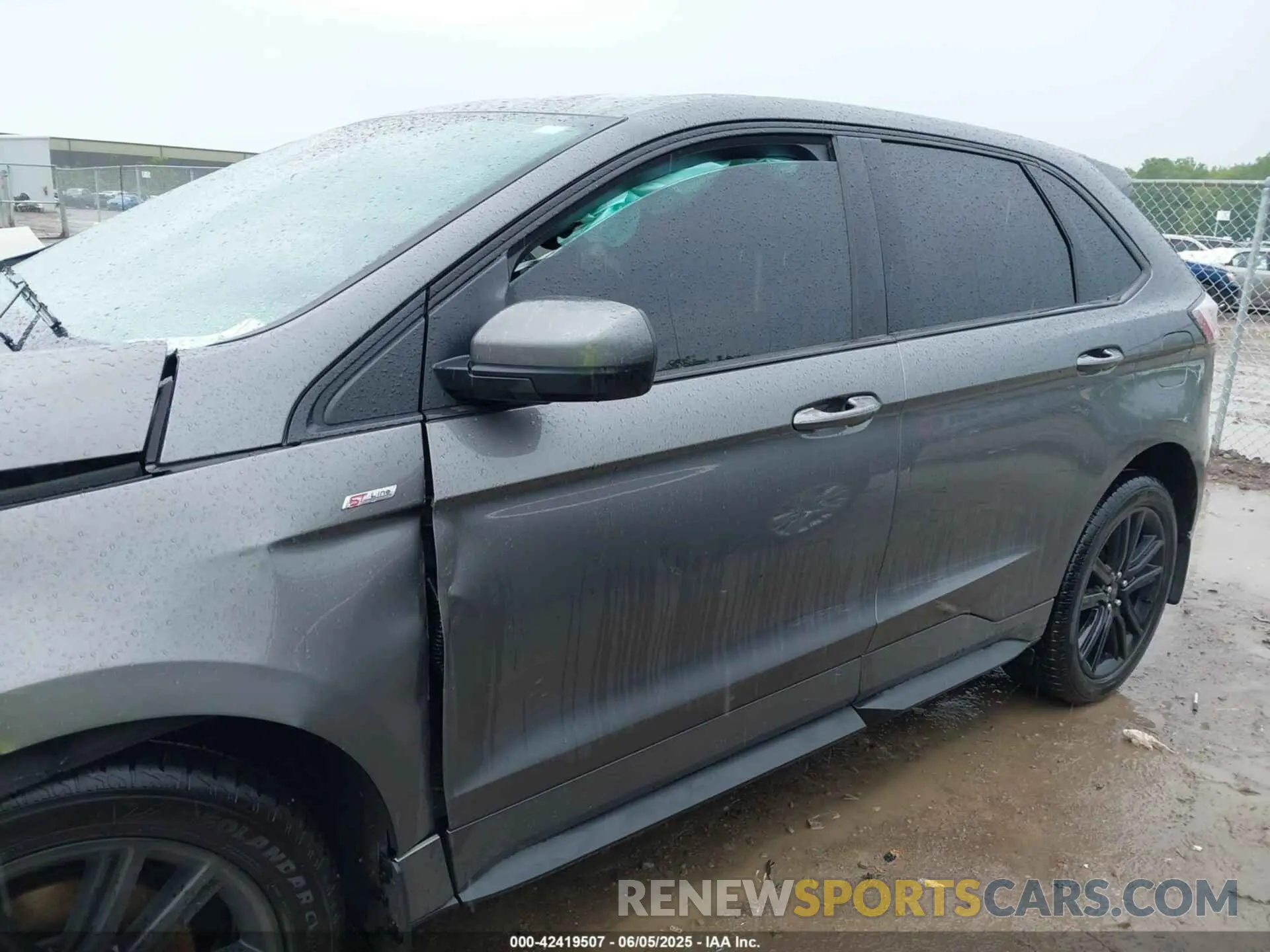 13 Photograph of a damaged car 2FMPK4J93NBA16496 FORD EDGE 2022