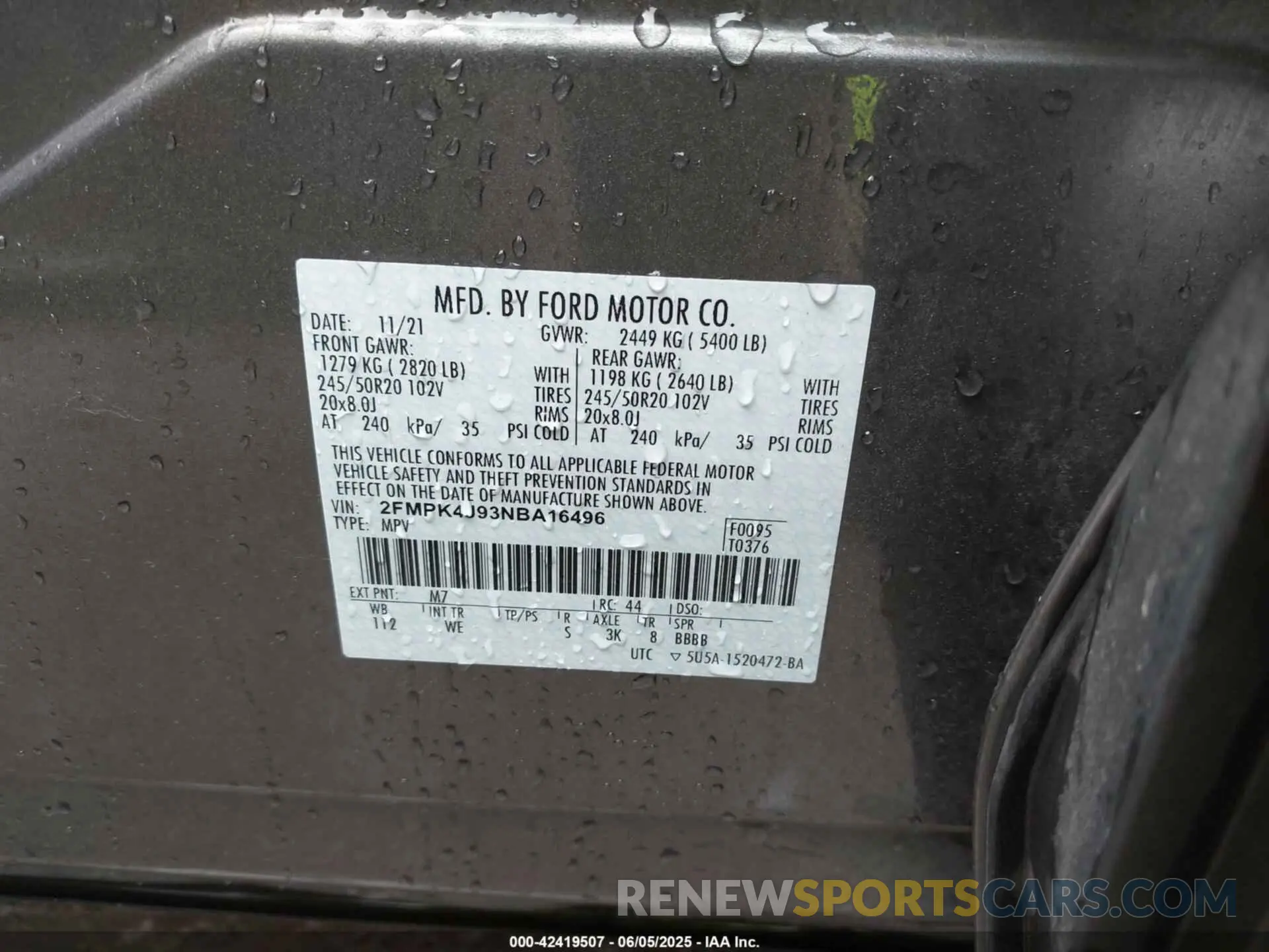 9 Photograph of a damaged car 2FMPK4J93NBA16496 FORD EDGE 2022