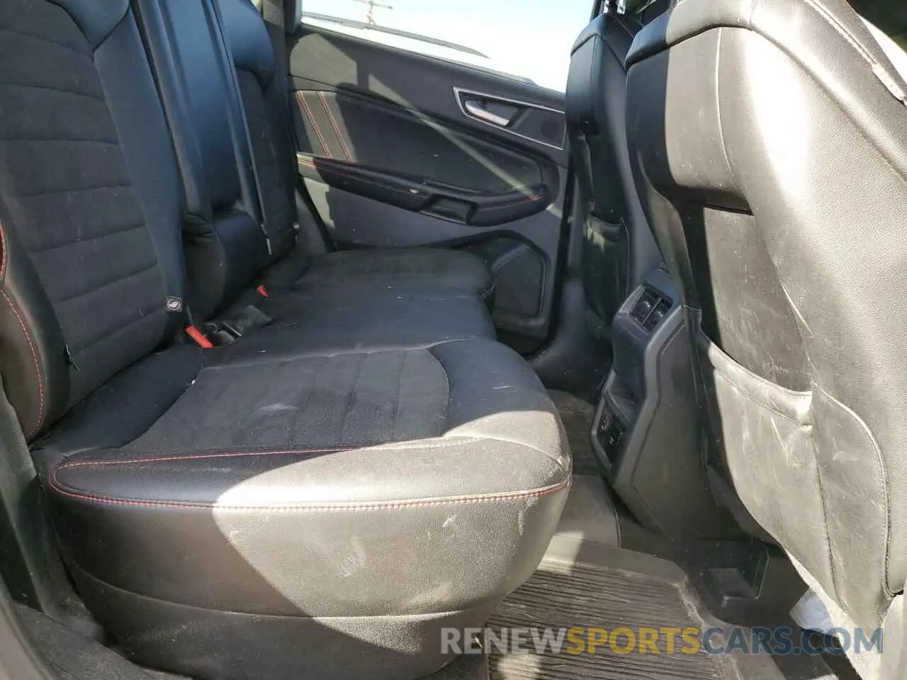 11 Photograph of a damaged car 2FMPK4J93NBA30298 FORD EDGE 2022