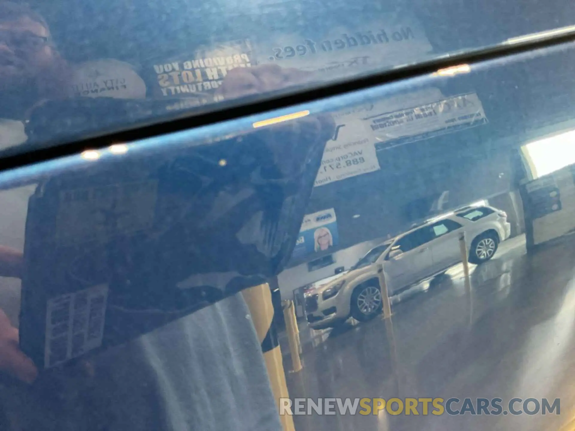 17 Photograph of a damaged car 2FMPK4J93NBA64001 FORD EDGE 2022