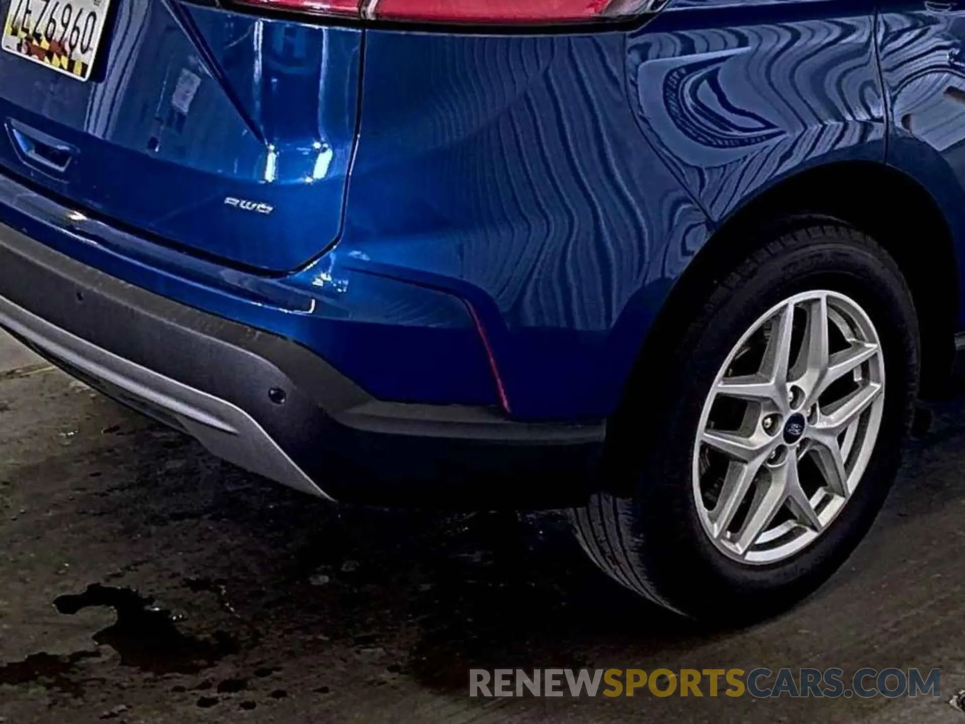 18 Photograph of a damaged car 2FMPK4J93NBA64001 FORD EDGE 2022
