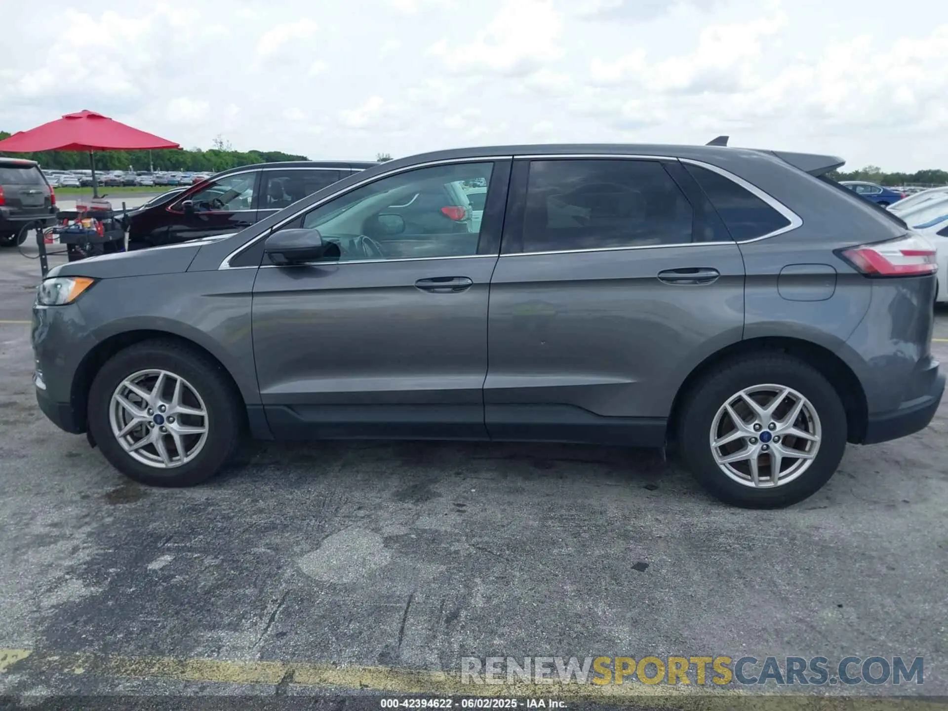 14 Photograph of a damaged car 2FMPK4J93NBB05677 FORD EDGE 2022
