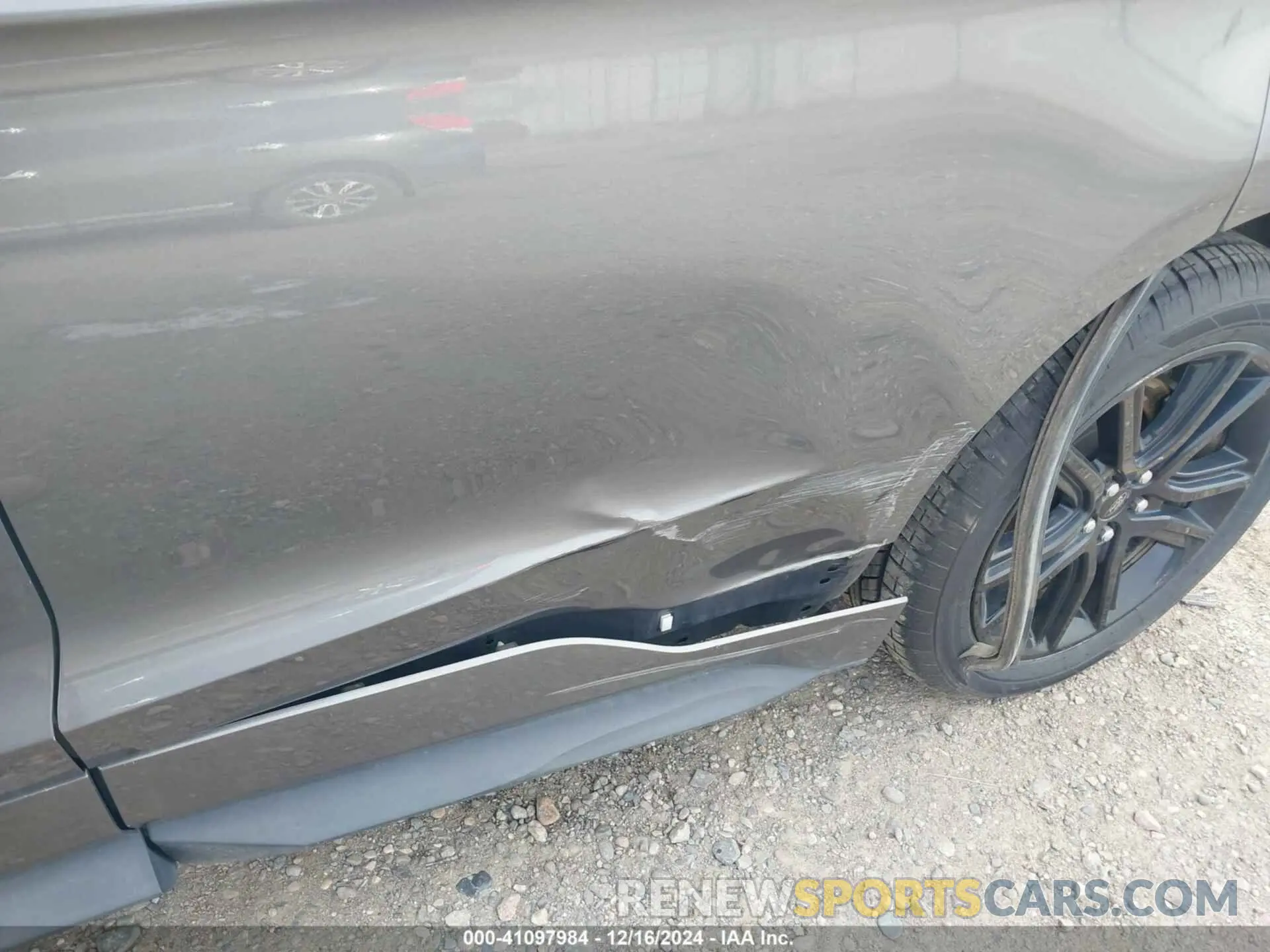 18 Photograph of a damaged car 2FMPK4J94NBA26194 FORD EDGE 2022