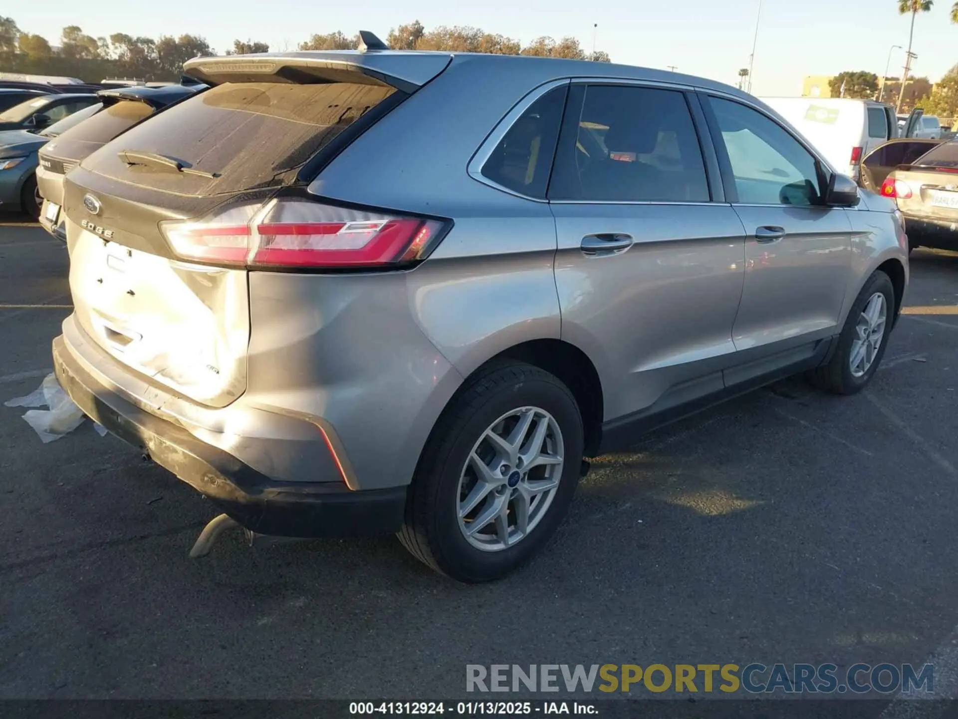 4 Photograph of a damaged car 2FMPK4J94NBA44629 FORD EDGE 2022
