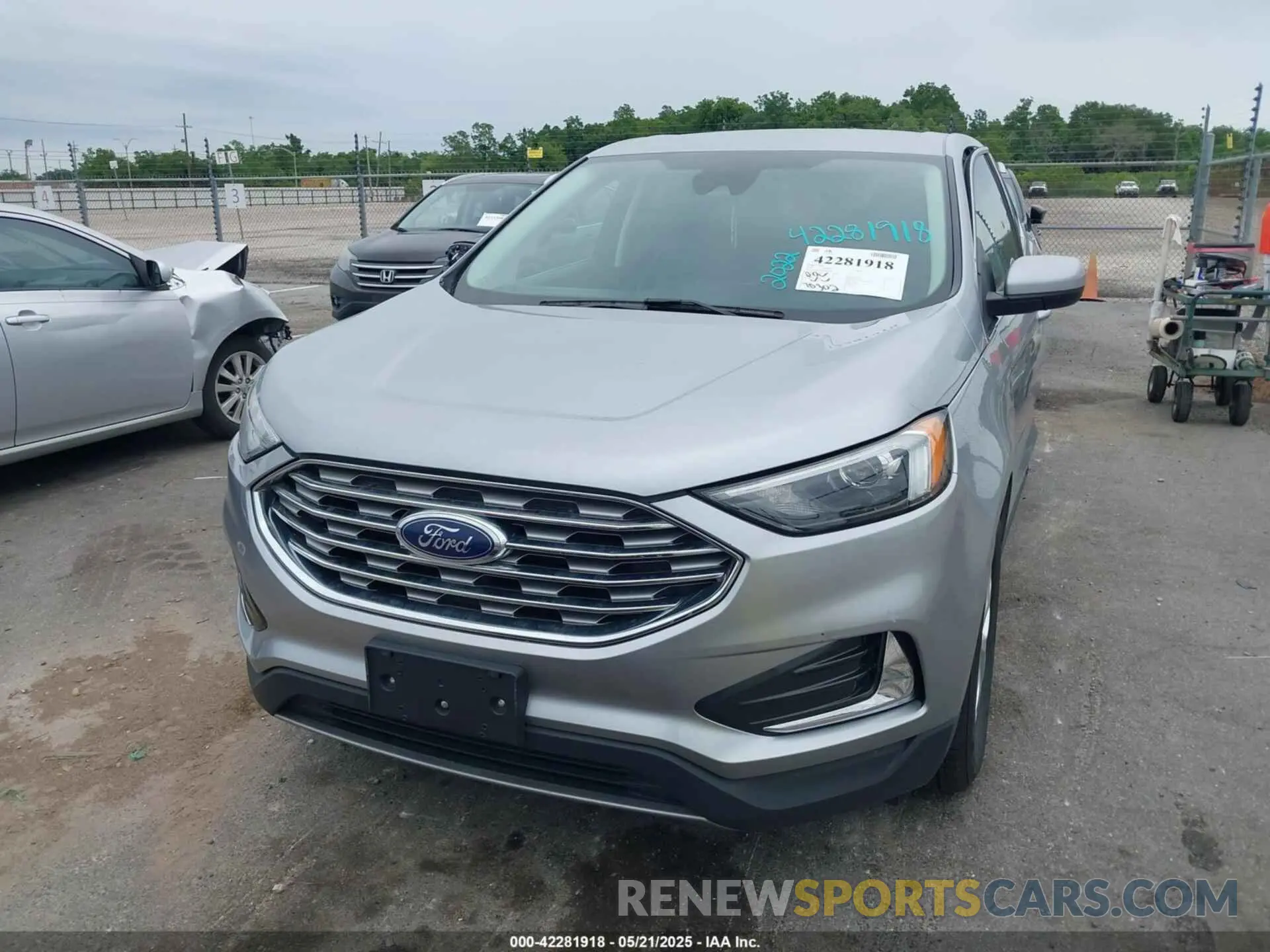 12 Photograph of a damaged car 2FMPK4J94NBA56117 FORD EDGE 2022