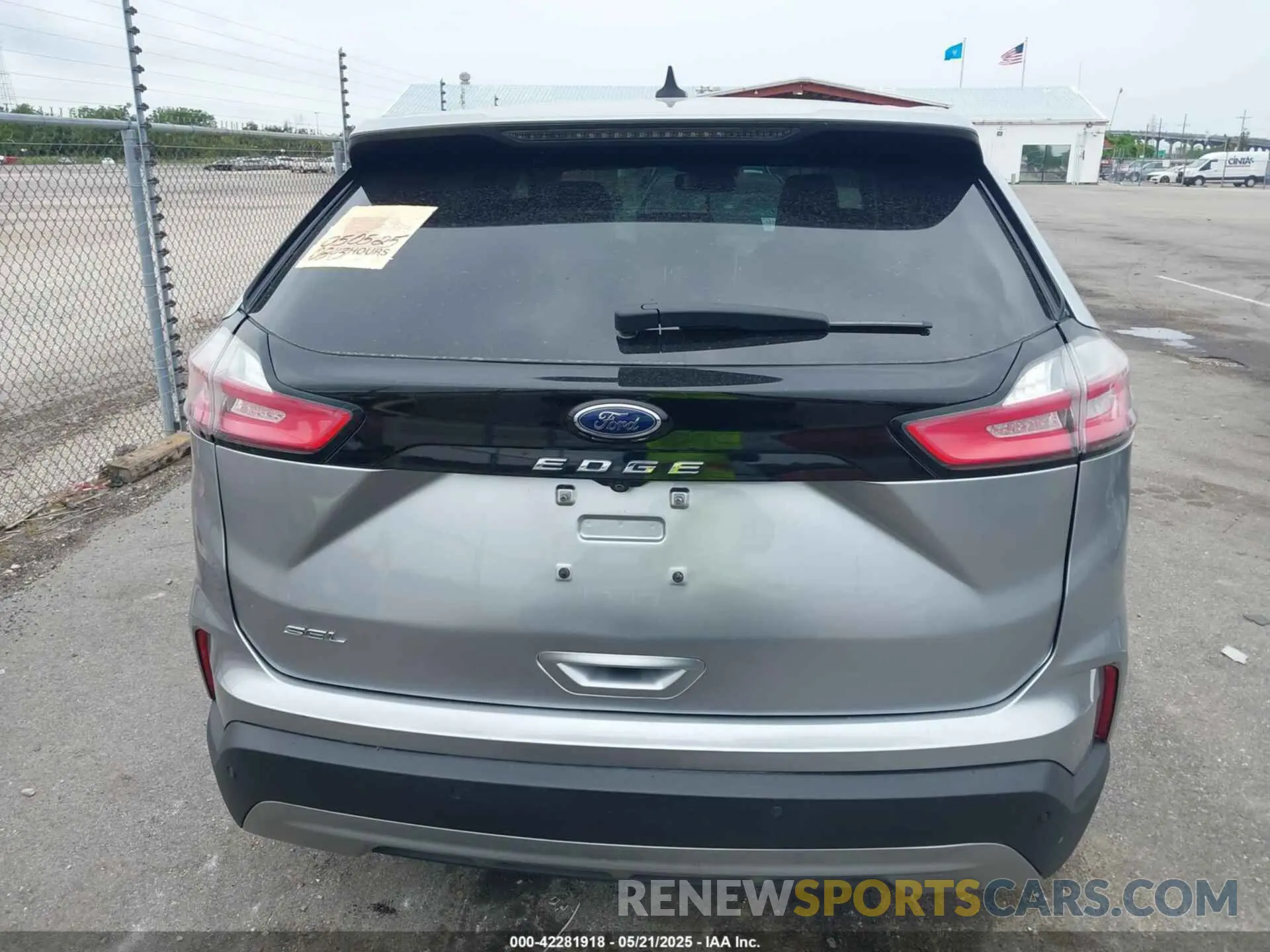 16 Photograph of a damaged car 2FMPK4J94NBA56117 FORD EDGE 2022