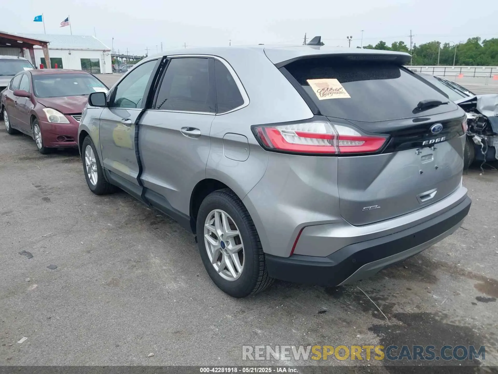 3 Photograph of a damaged car 2FMPK4J94NBA56117 FORD EDGE 2022