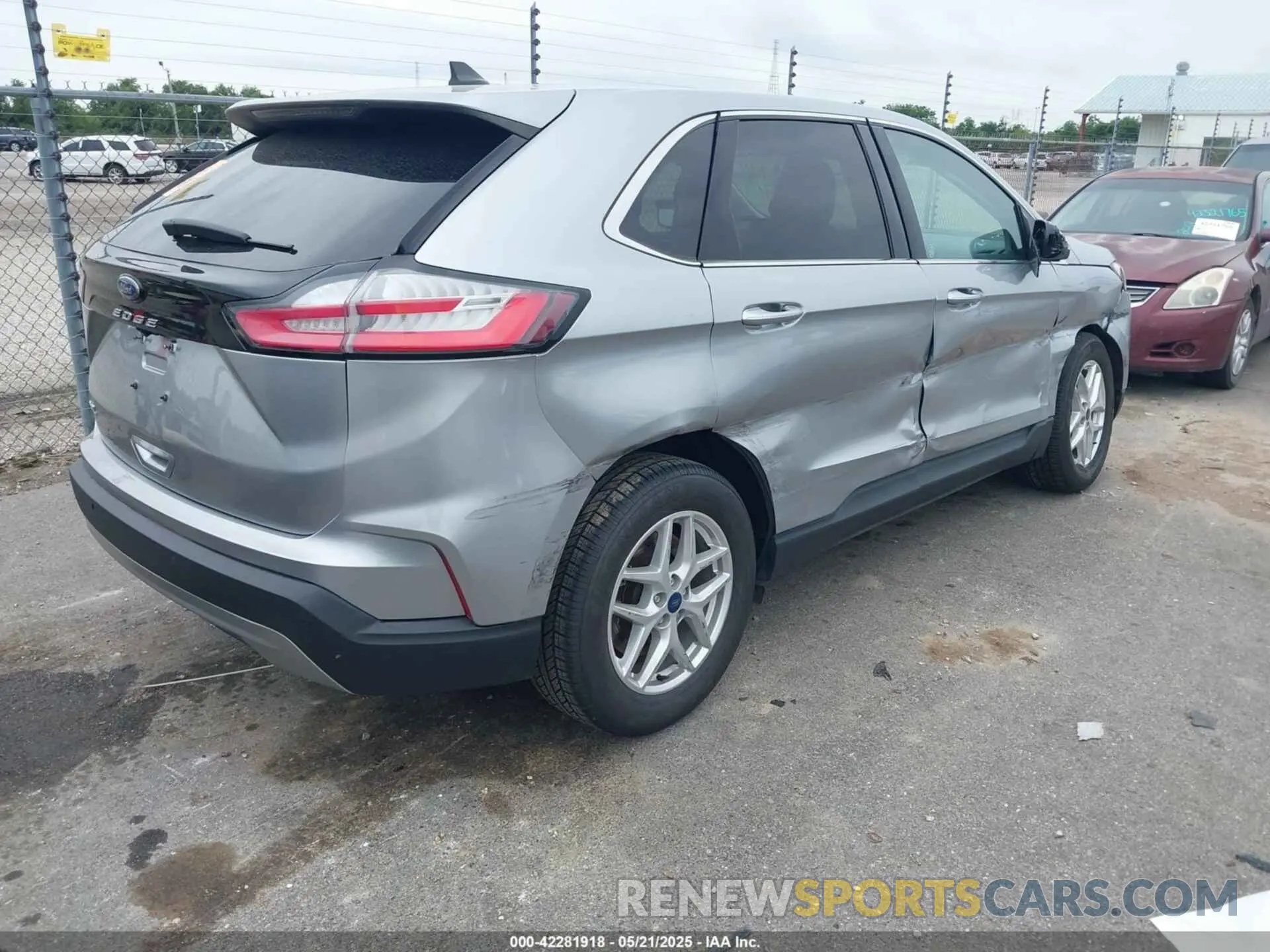 4 Photograph of a damaged car 2FMPK4J94NBA56117 FORD EDGE 2022