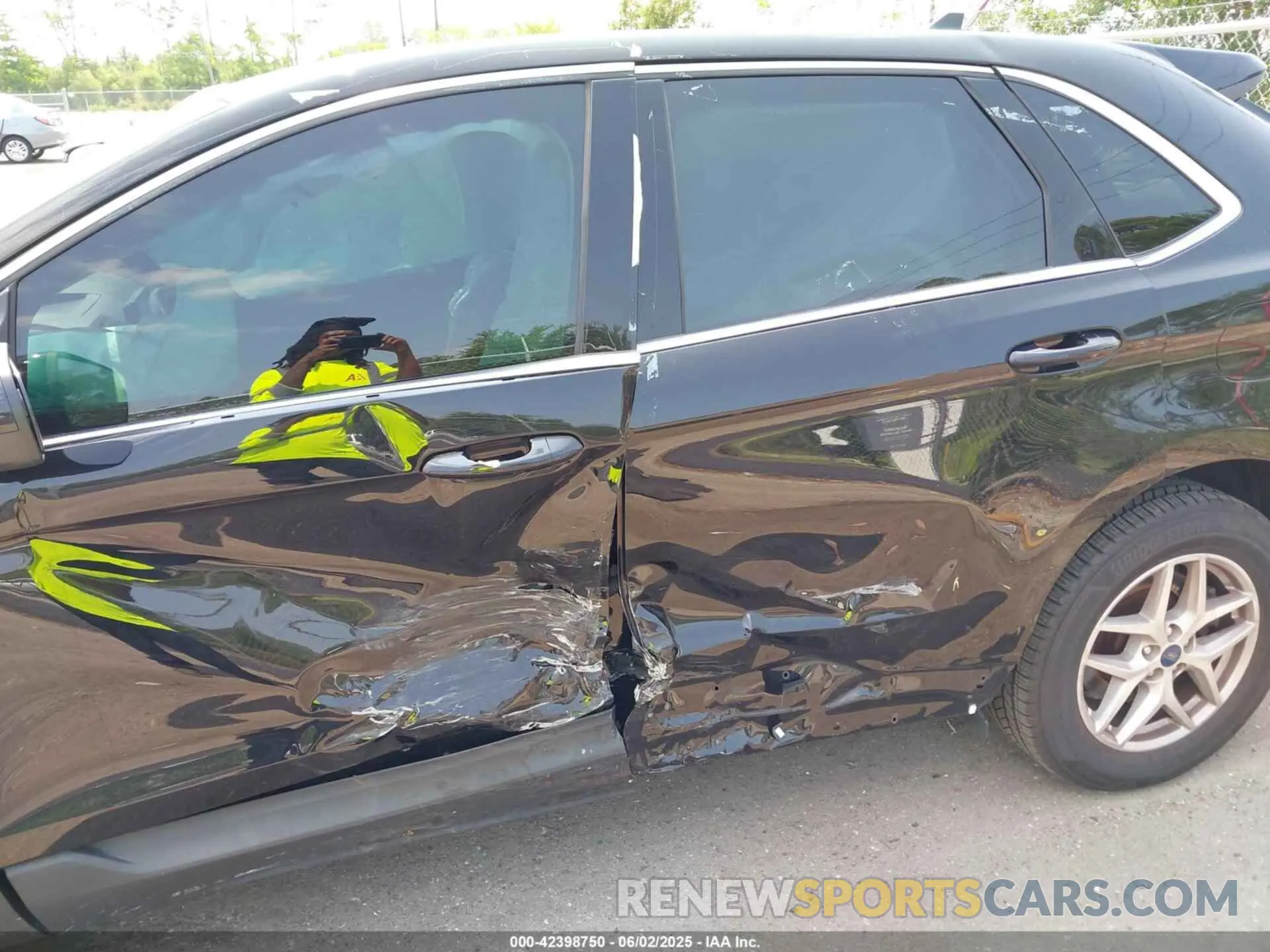 6 Photograph of a damaged car 2FMPK4J94NBA60362 FORD EDGE 2022