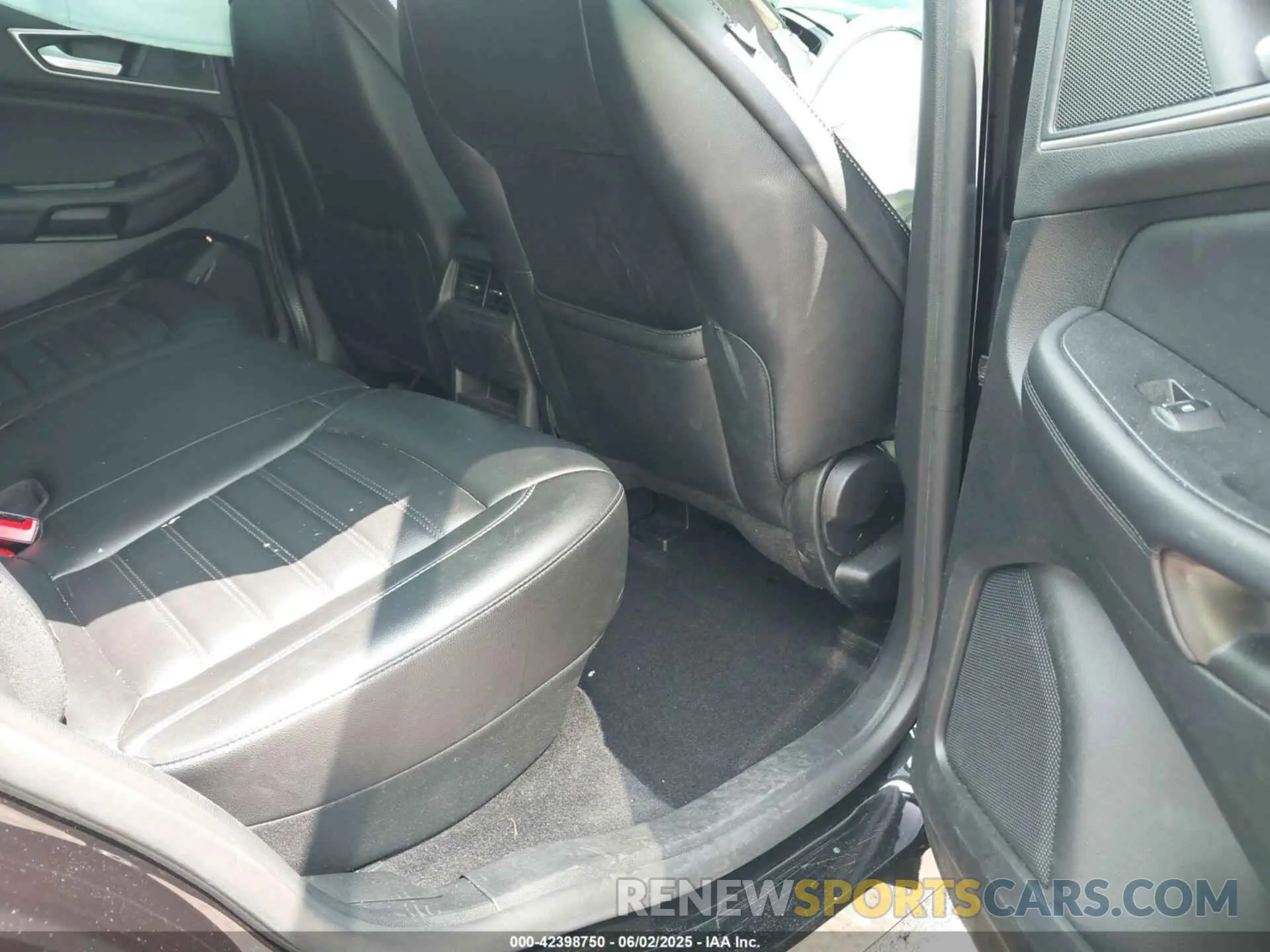 8 Photograph of a damaged car 2FMPK4J94NBA60362 FORD EDGE 2022