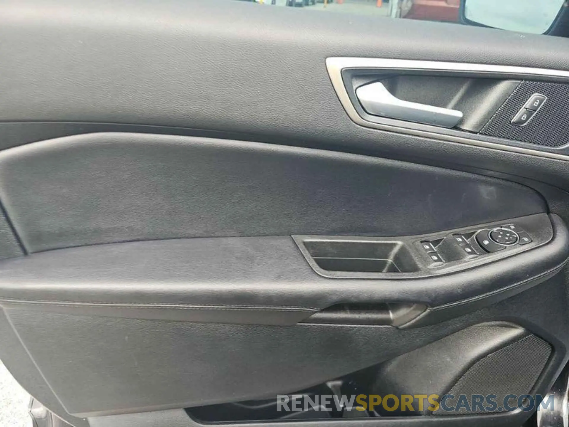 5 Photograph of a damaged car 2FMPK4J94NBA63181 FORD EDGE 2022