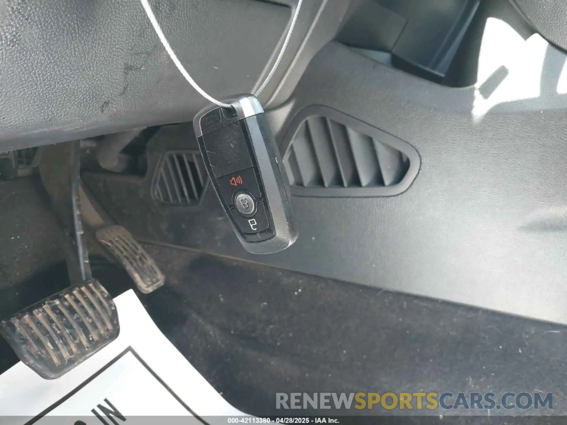 11 Photograph of a damaged car 2FMPK4J94NBB05459 FORD EDGE 2022