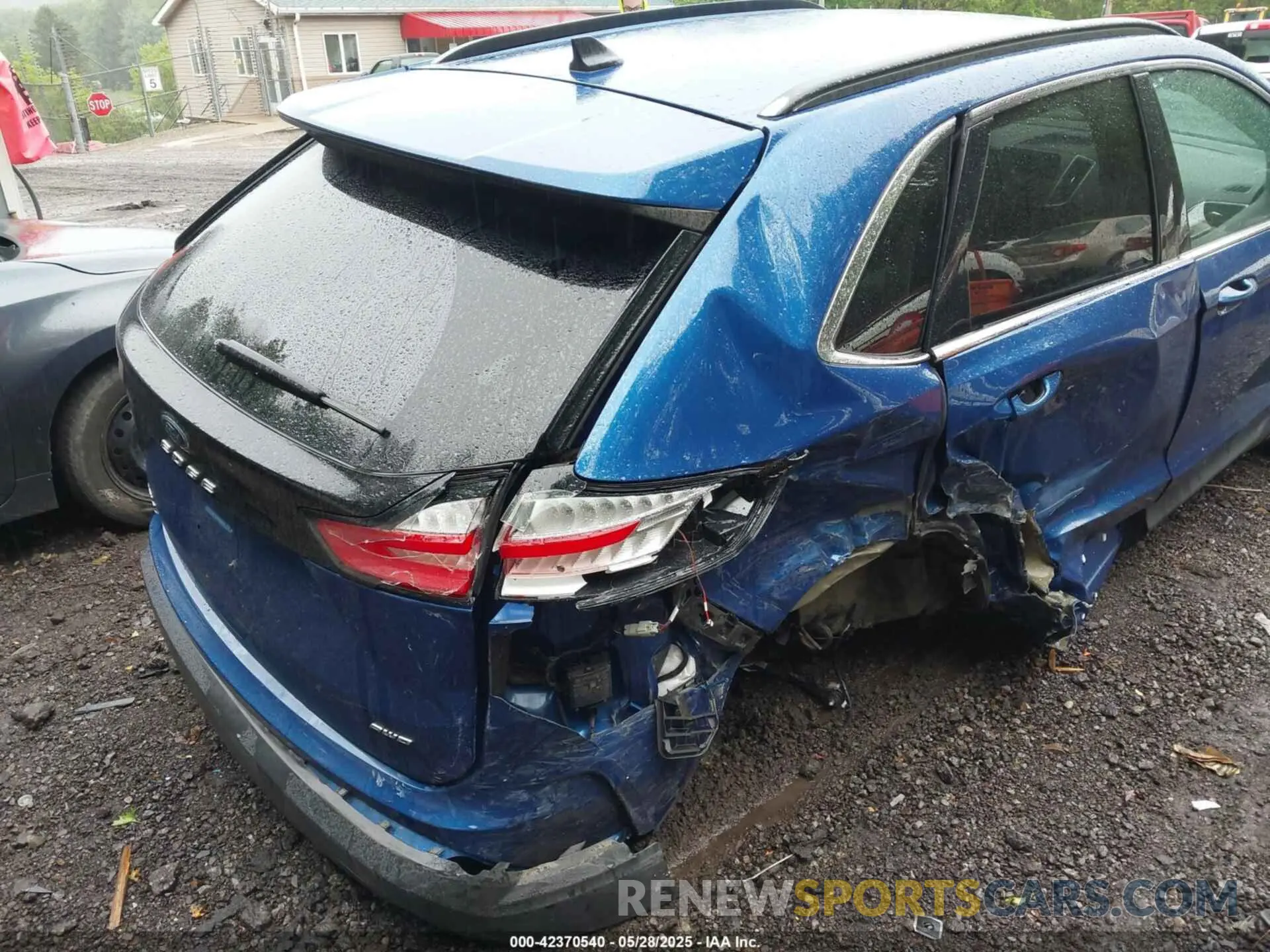 6 Photograph of a damaged car 2FMPK4J95NBA02700 FORD EDGE 2022