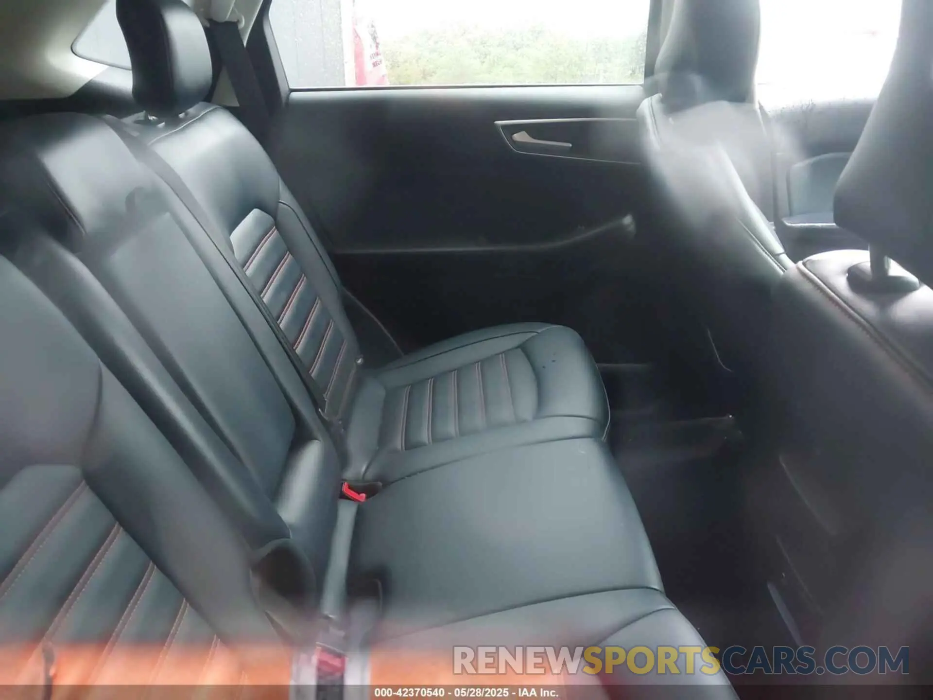 8 Photograph of a damaged car 2FMPK4J95NBA02700 FORD EDGE 2022
