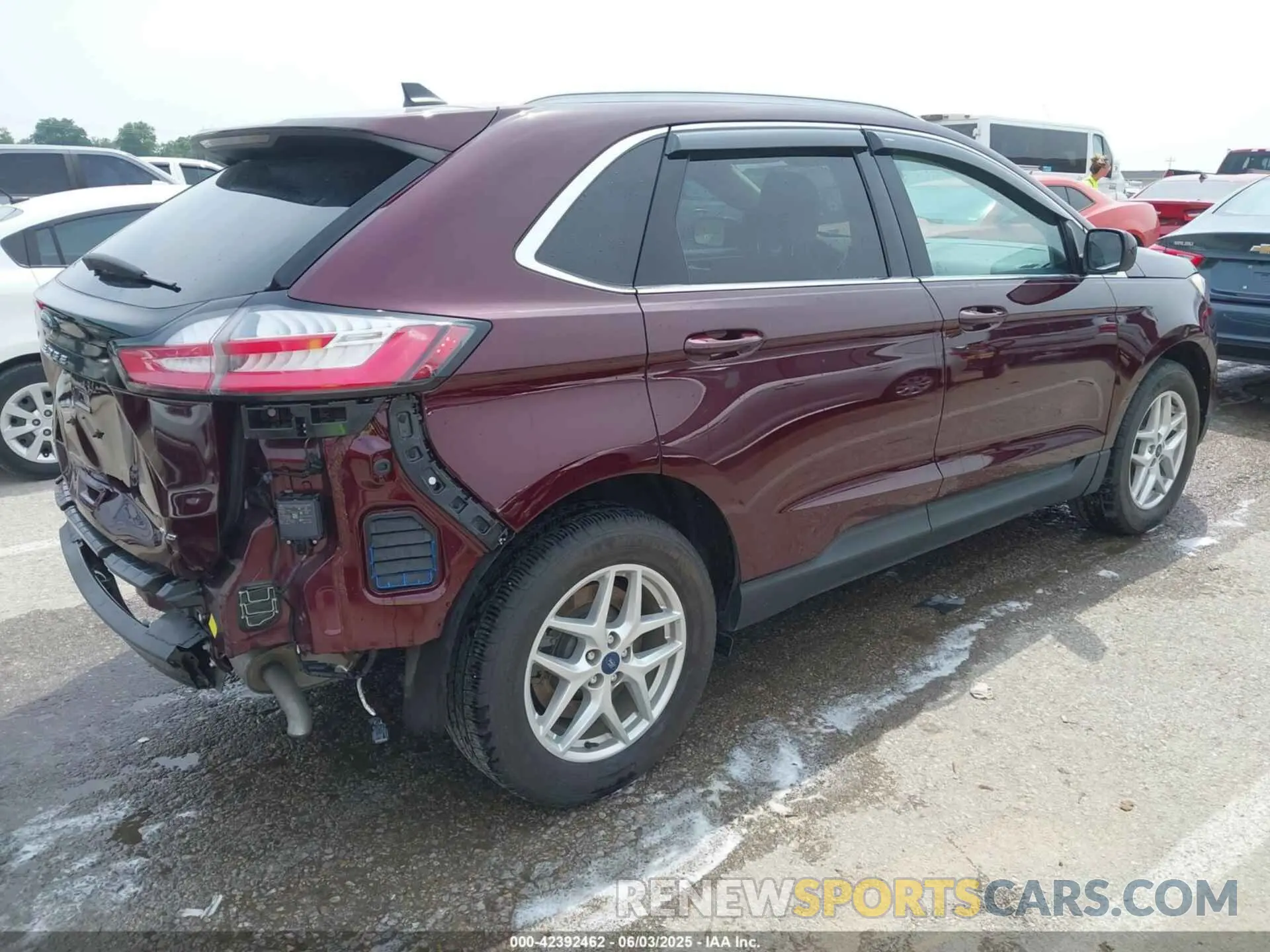 4 Photograph of a damaged car 2FMPK4J95NBA66008 FORD EDGE 2022