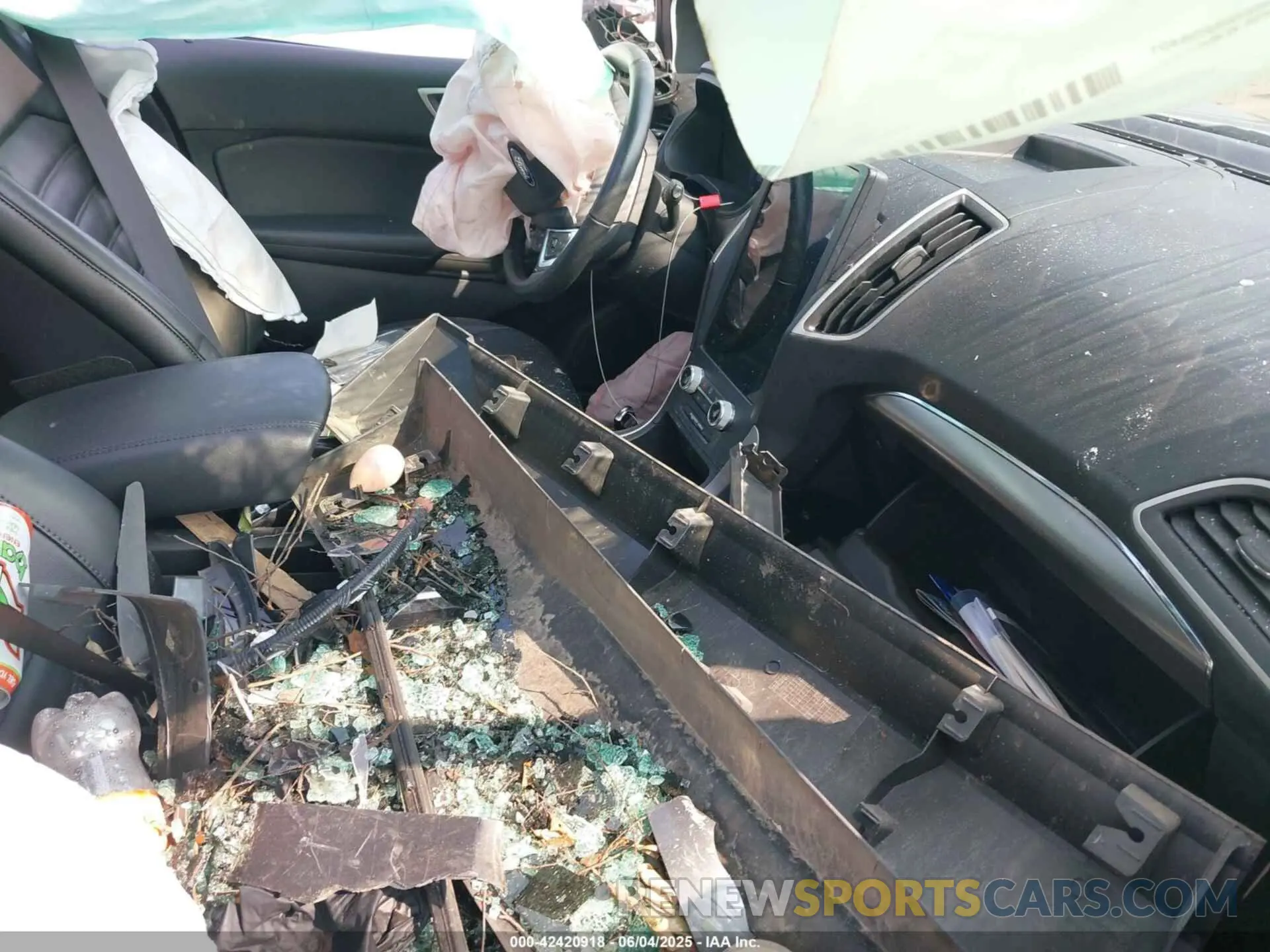 5 Photograph of a damaged car 2FMPK4J95NBA79440 FORD EDGE 2022