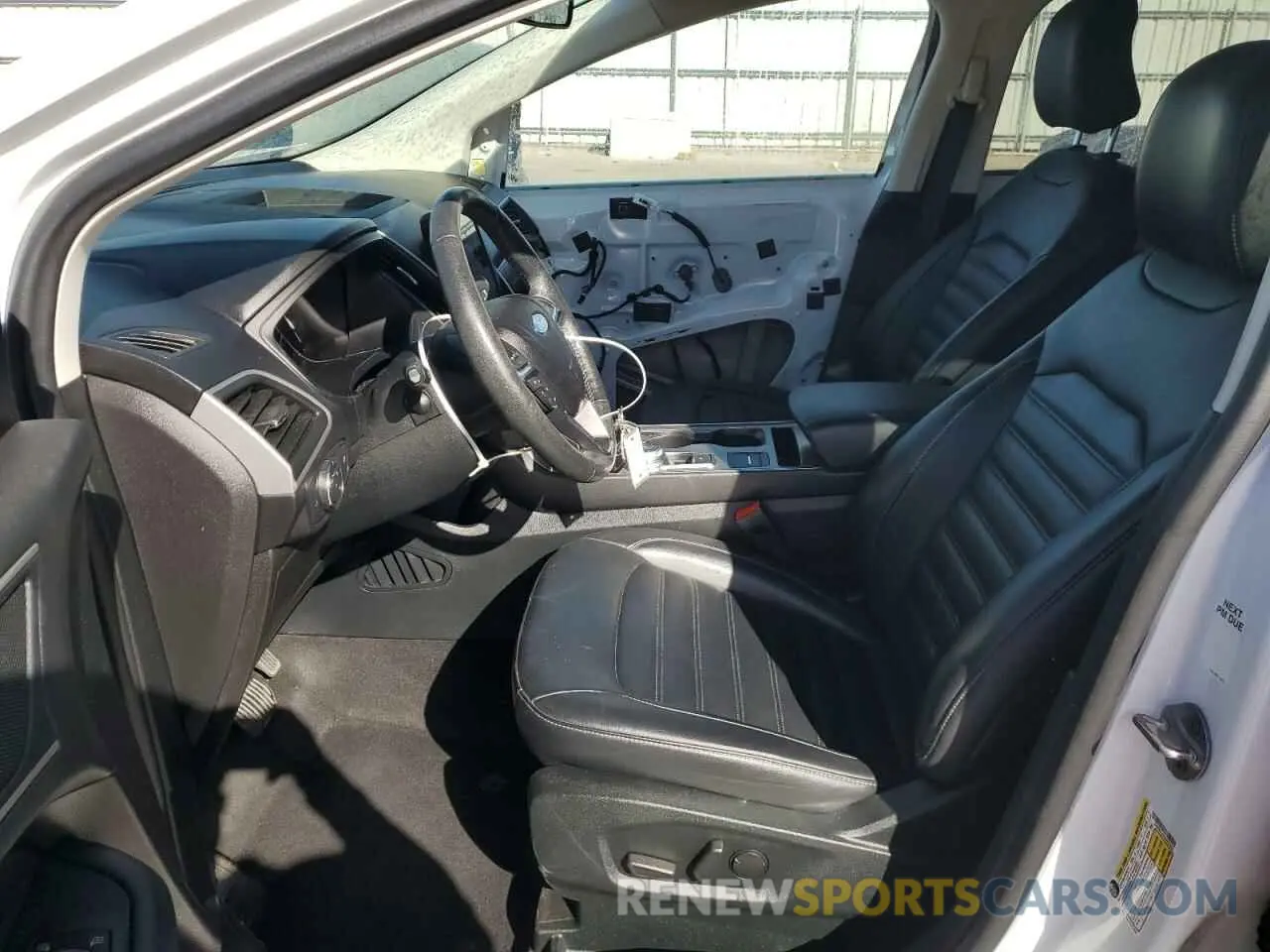 7 Photograph of a damaged car 2FMPK4J95NBA92883 FORD EDGE 2022