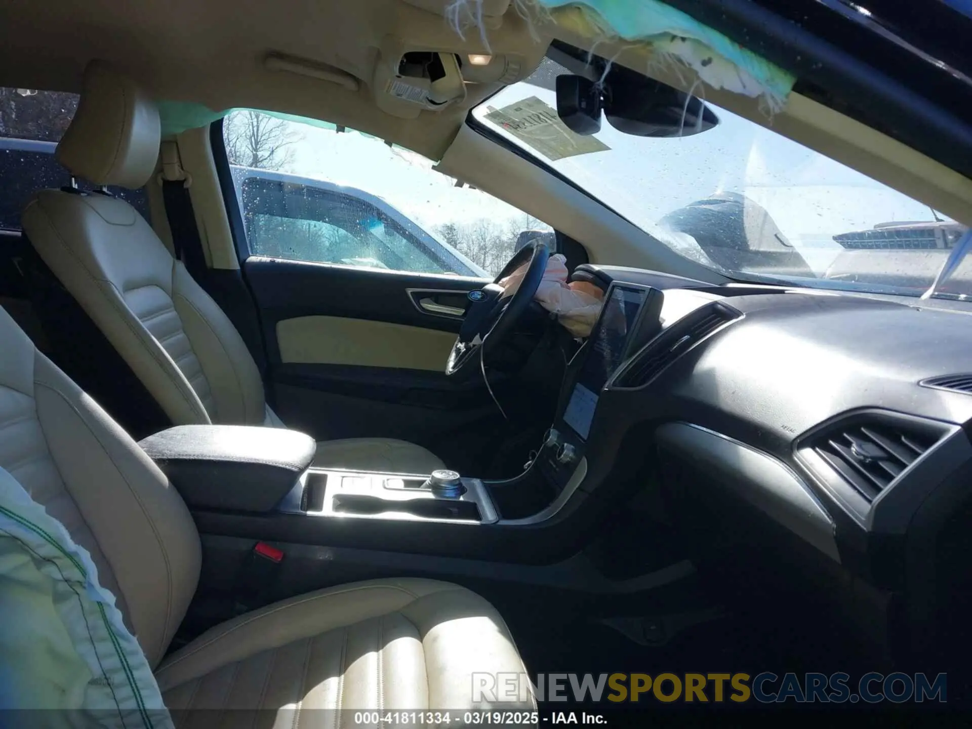 5 Photograph of a damaged car 2FMPK4J96NBA51243 FORD EDGE 2022