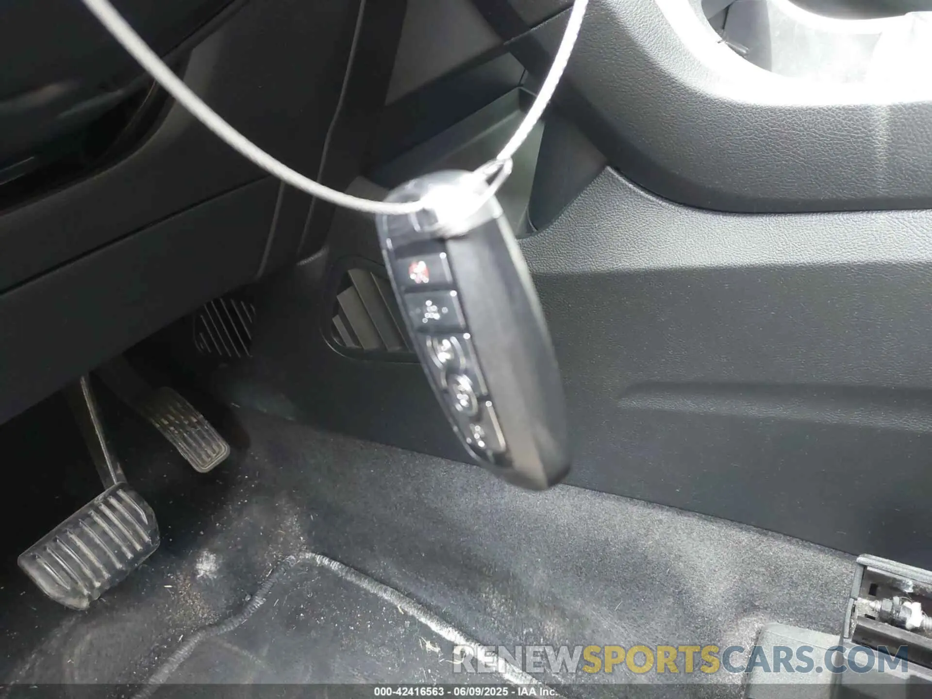 11 Photograph of a damaged car 2FMPK4J96NBA53736 FORD EDGE 2022