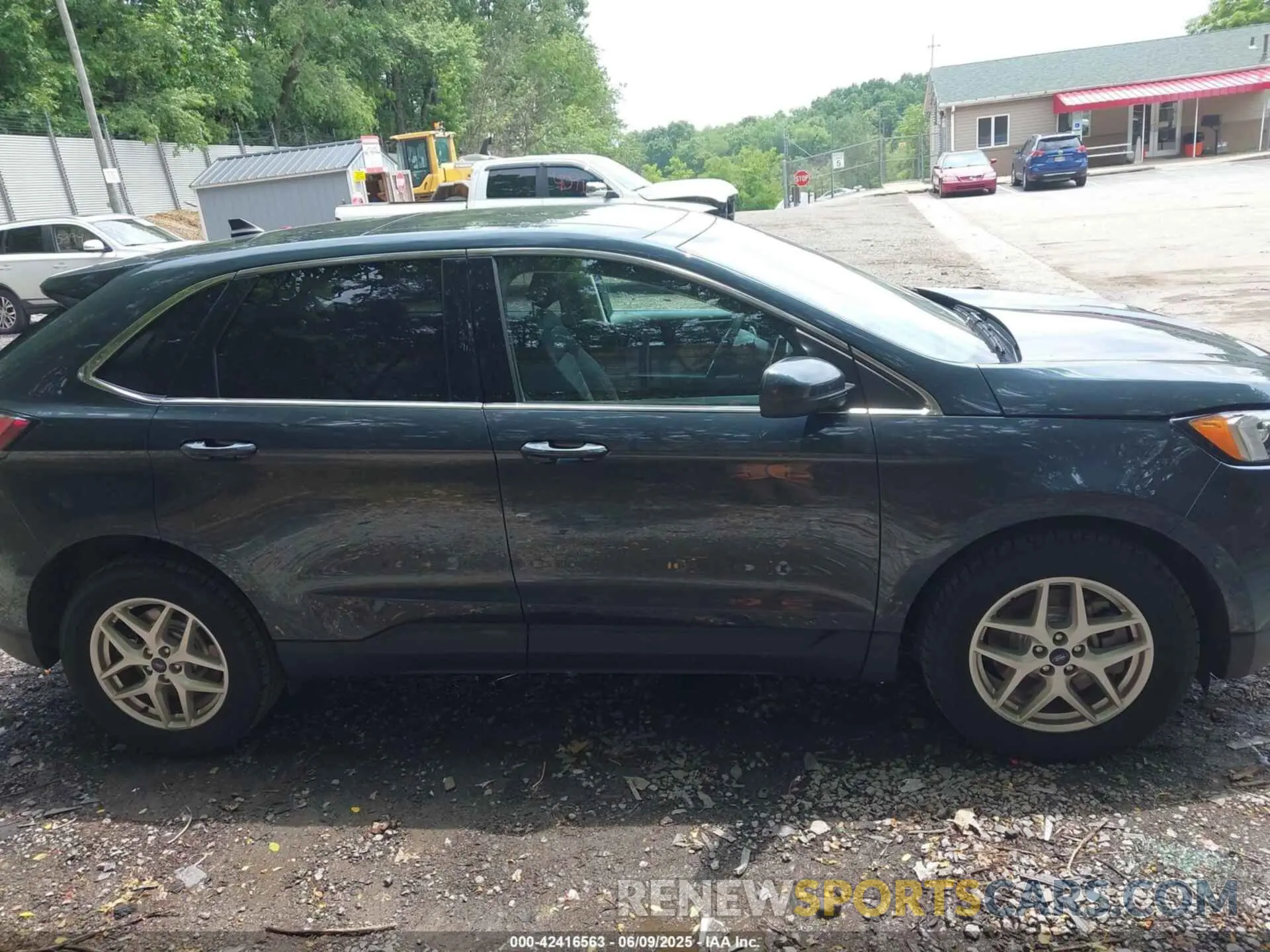13 Photograph of a damaged car 2FMPK4J96NBA53736 FORD EDGE 2022