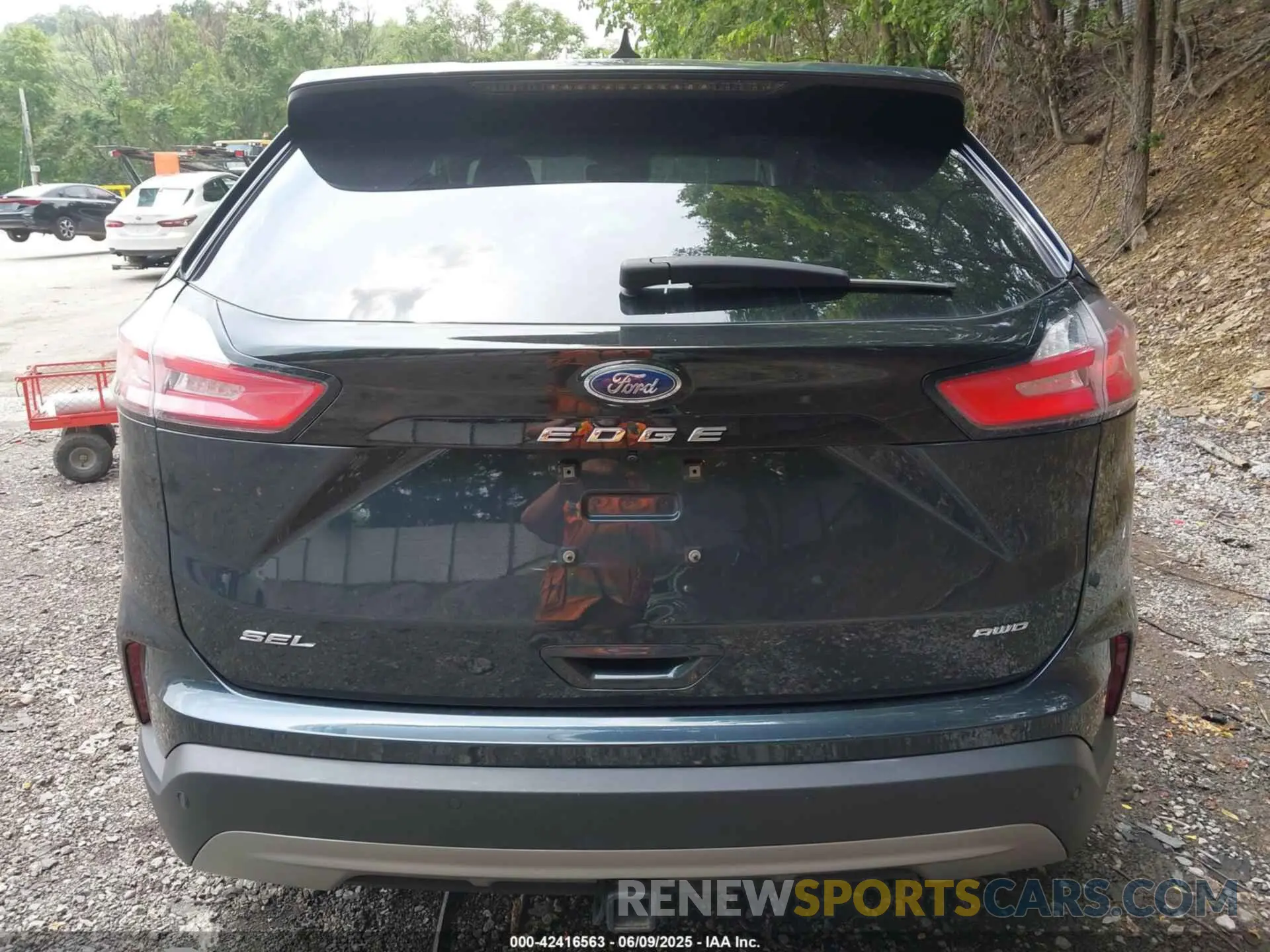 16 Photograph of a damaged car 2FMPK4J96NBA53736 FORD EDGE 2022