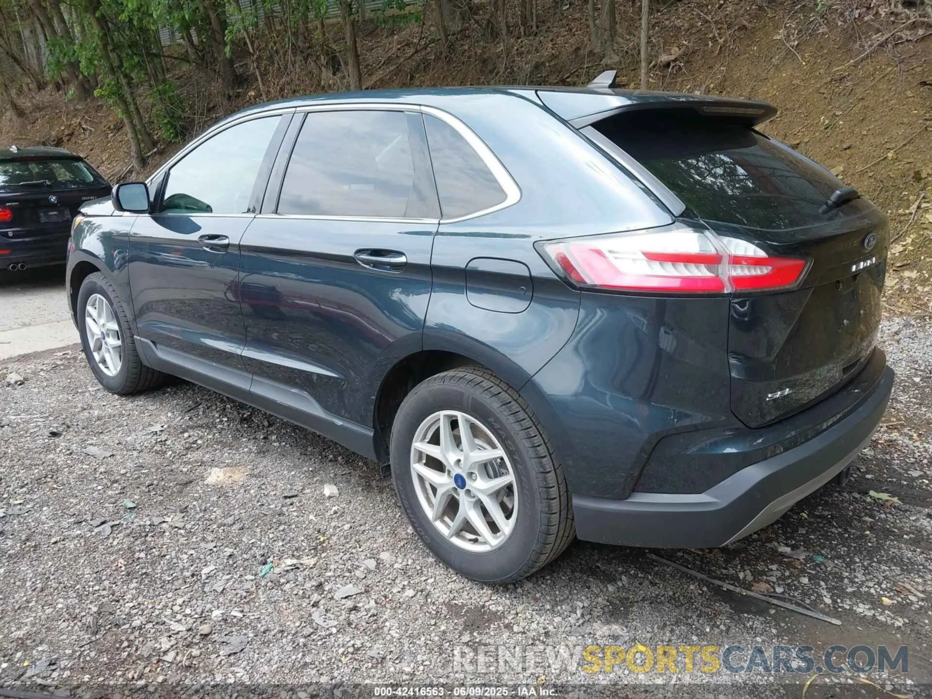 3 Photograph of a damaged car 2FMPK4J96NBA53736 FORD EDGE 2022