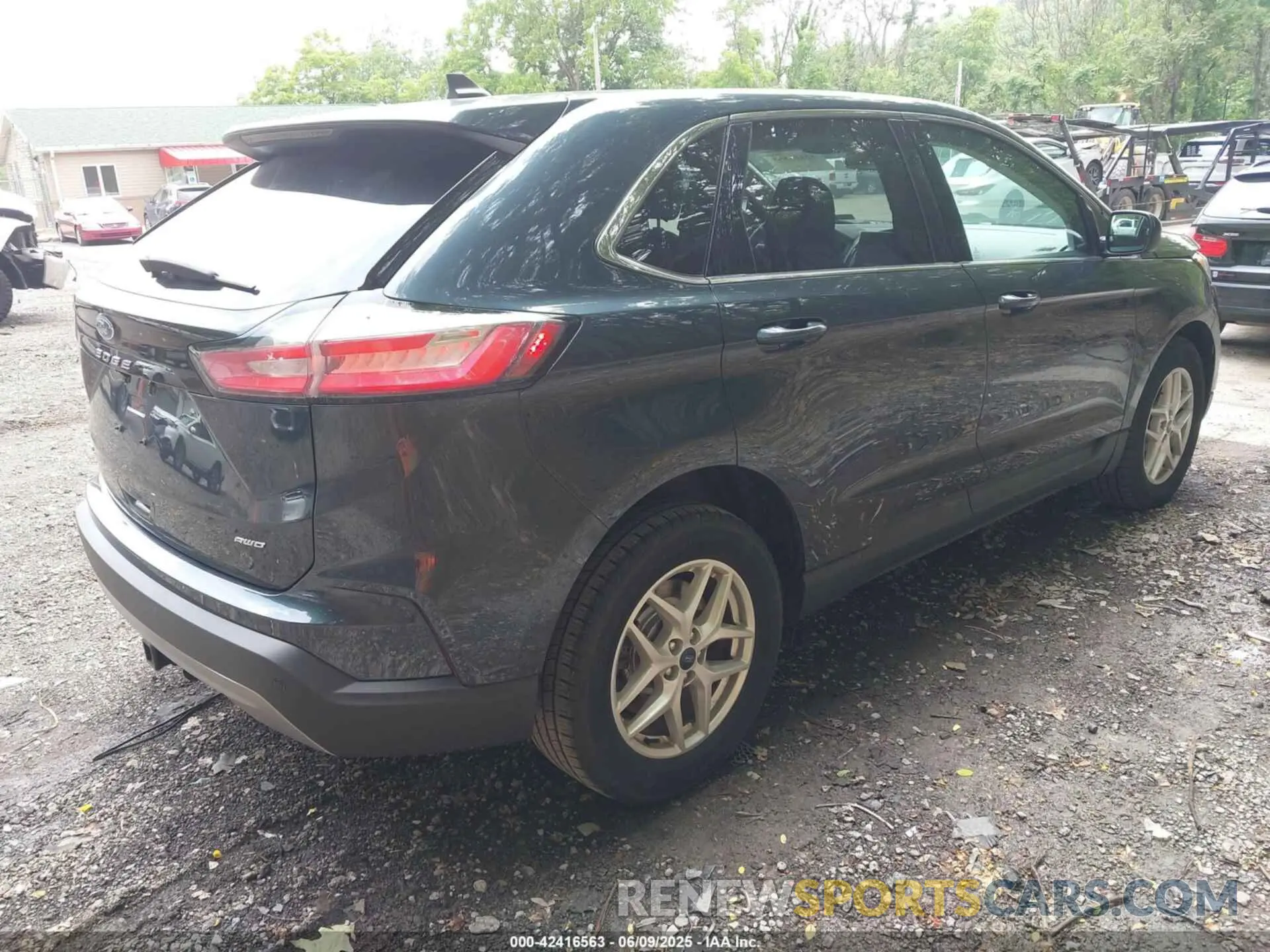 4 Photograph of a damaged car 2FMPK4J96NBA53736 FORD EDGE 2022