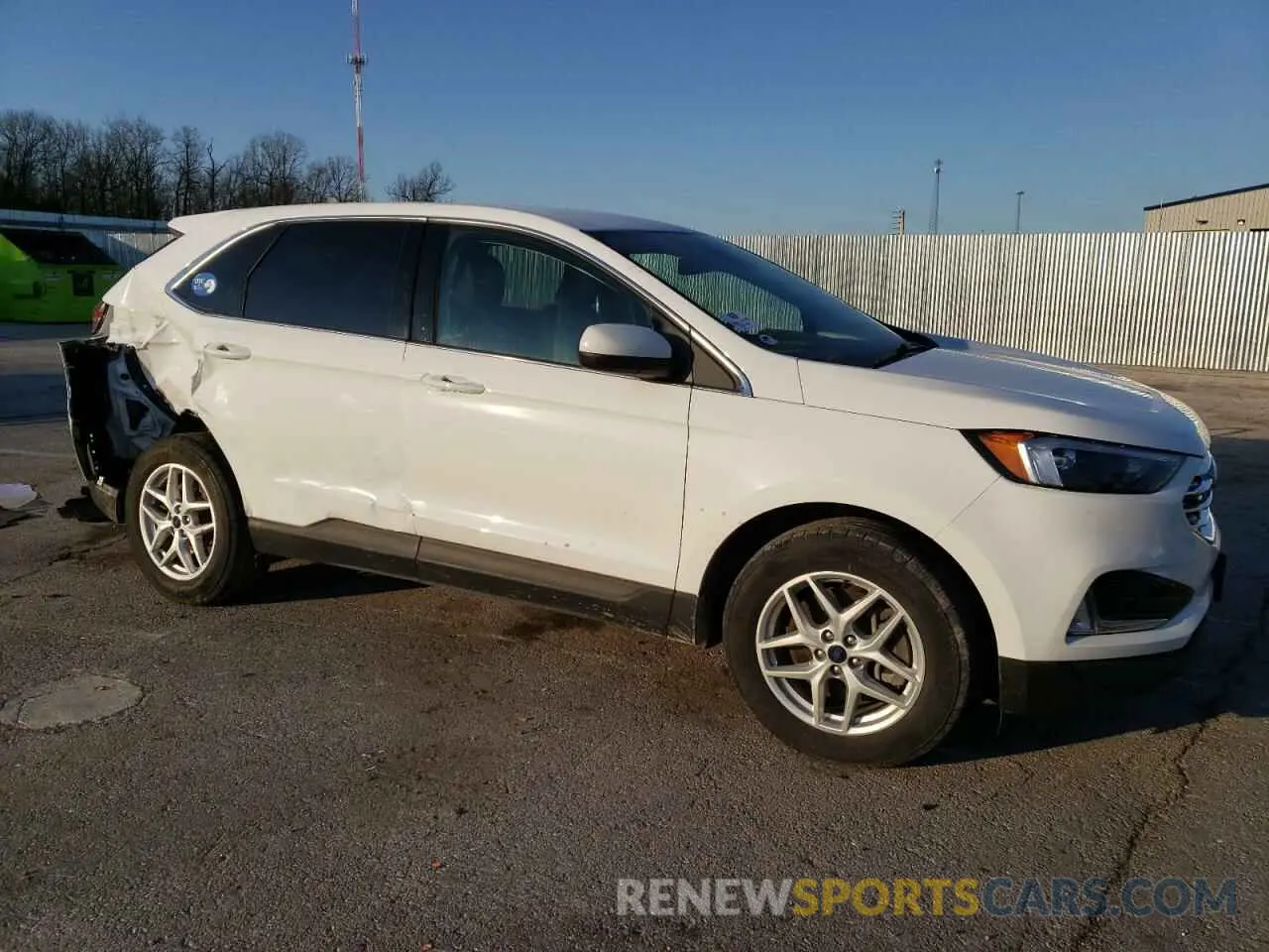 4 Photograph of a damaged car 2FMPK4J96NBA76840 FORD EDGE 2022