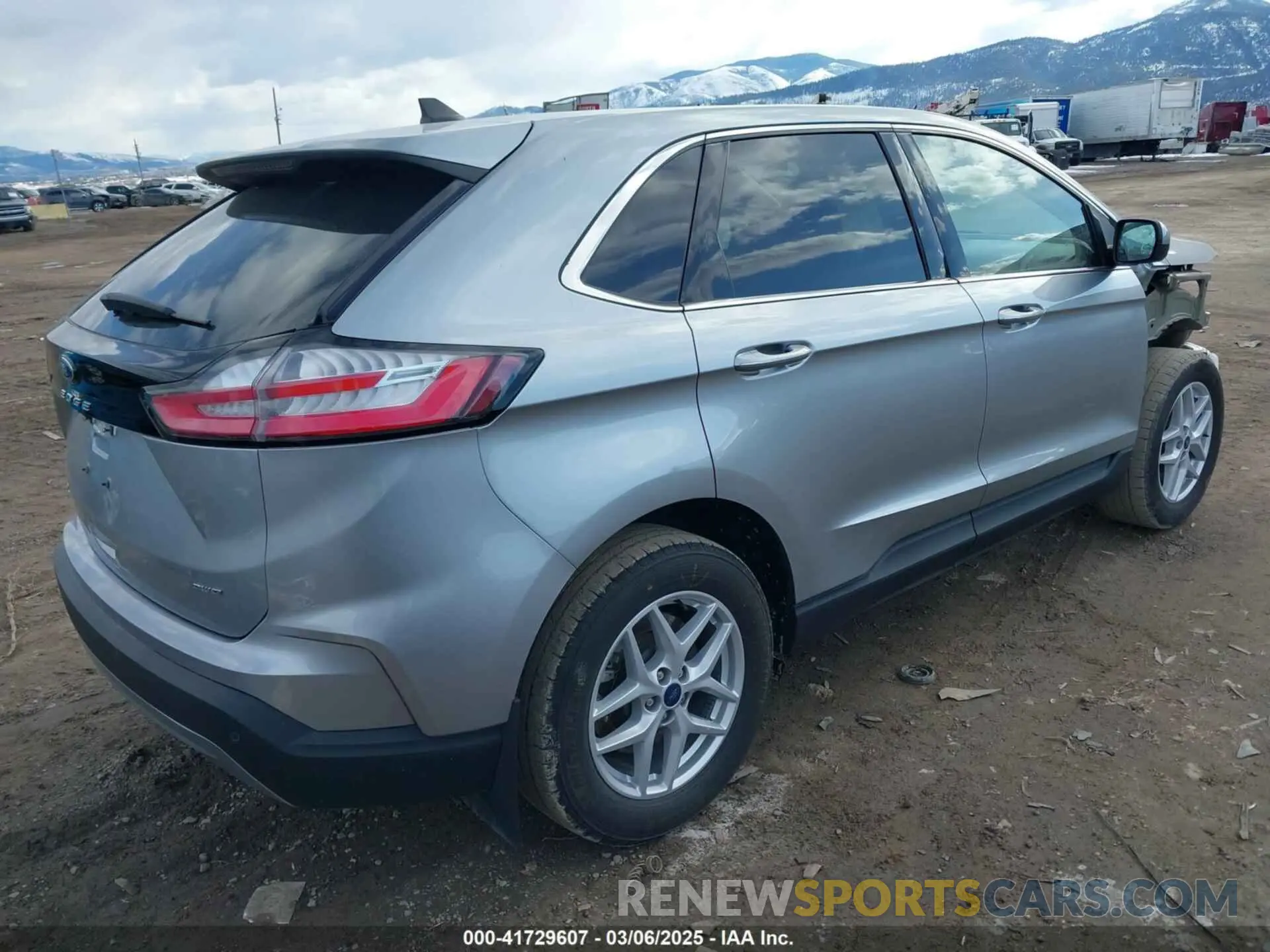 4 Photograph of a damaged car 2FMPK4J96NBA91094 FORD EDGE 2022