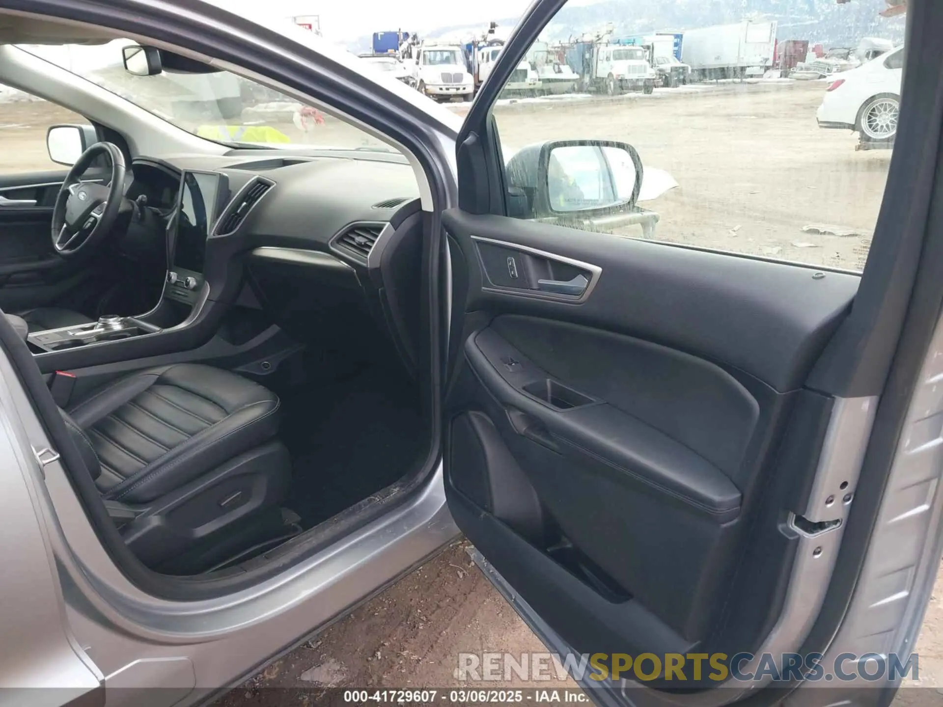 5 Photograph of a damaged car 2FMPK4J96NBA91094 FORD EDGE 2022