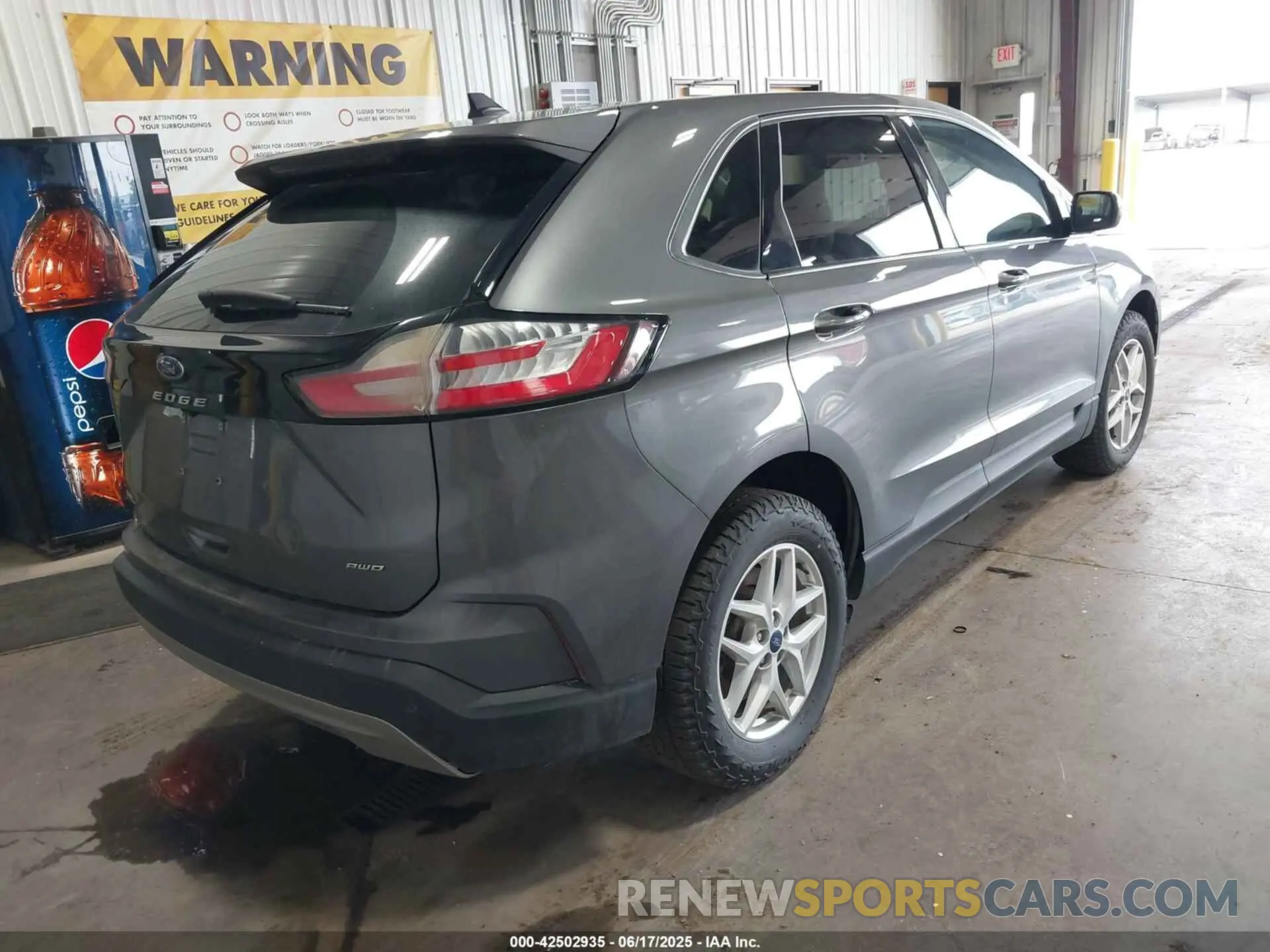 4 Photograph of a damaged car 2FMPK4J97NBA60274 FORD EDGE 2022