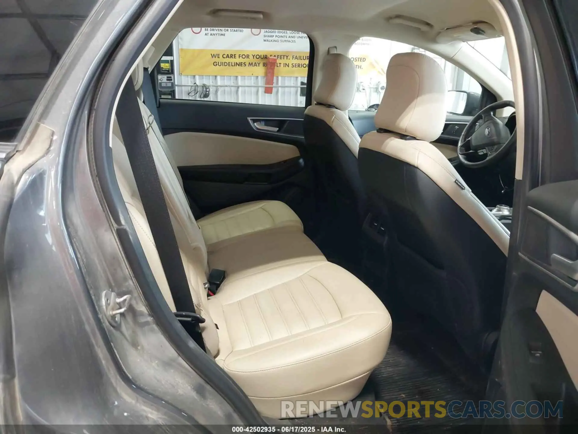 8 Photograph of a damaged car 2FMPK4J97NBA60274 FORD EDGE 2022