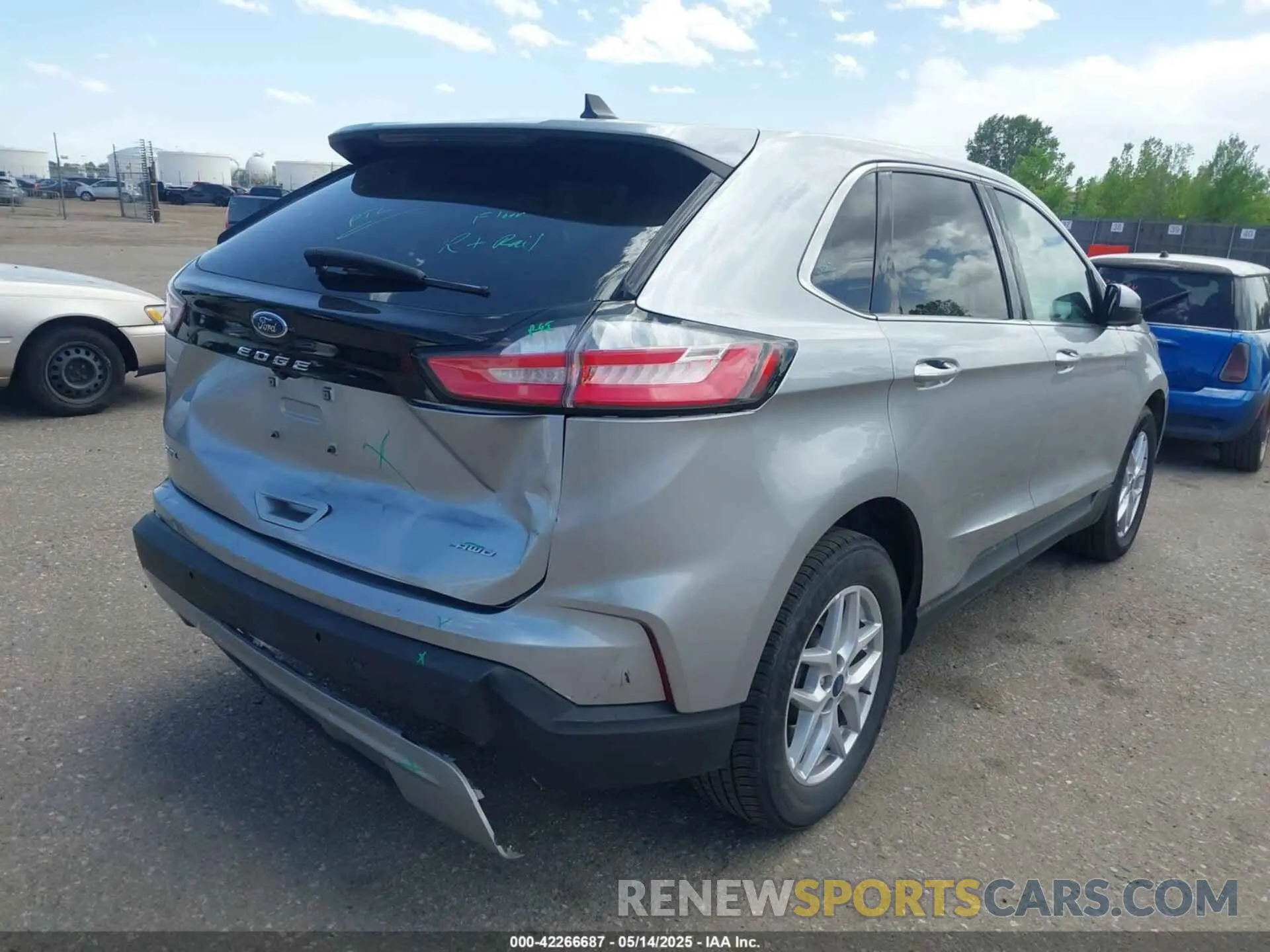4 Photograph of a damaged car 2FMPK4J97NBB06587 FORD EDGE 2022