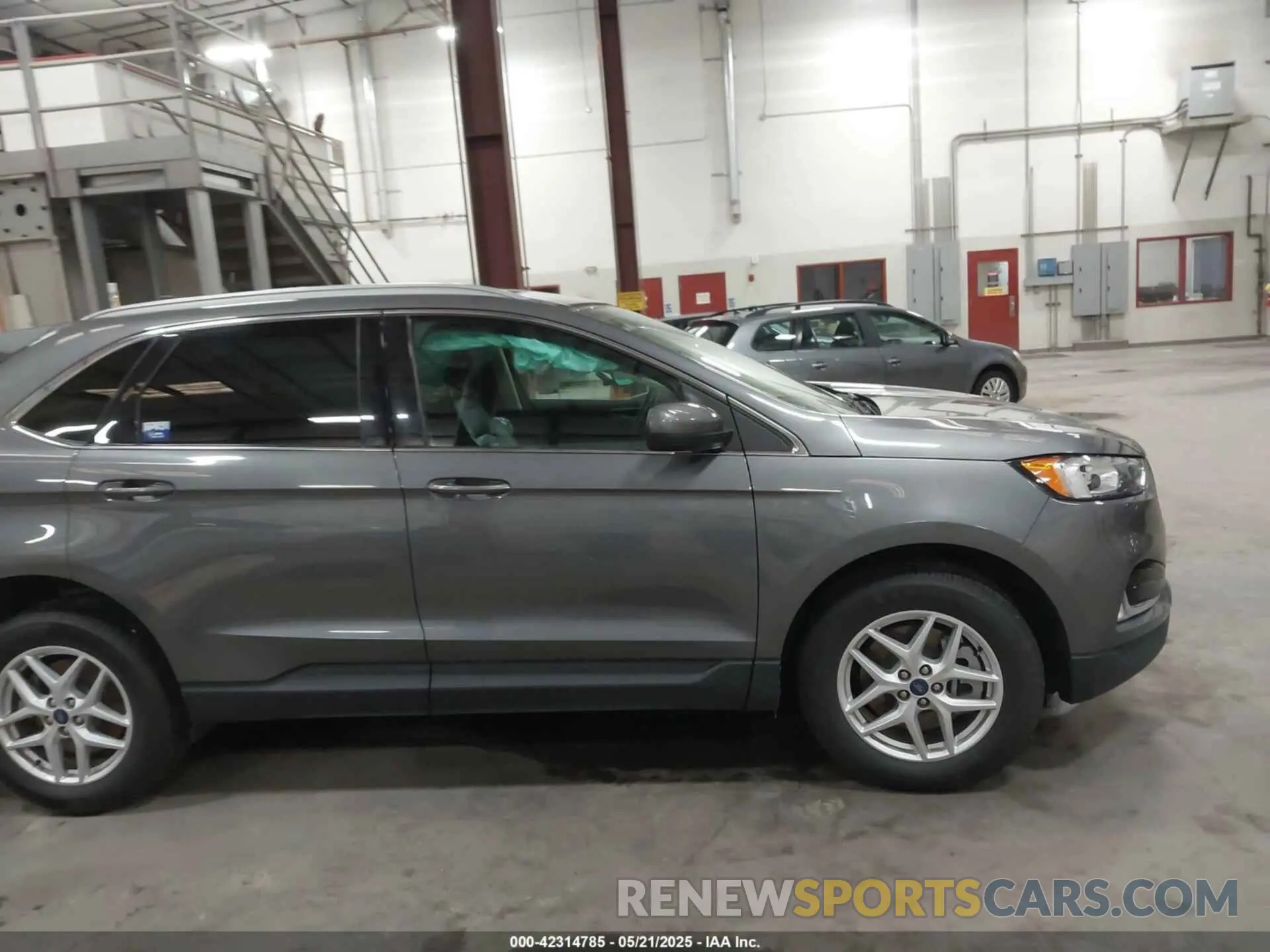 14 Photograph of a damaged car 2FMPK4J98NBA19054 FORD EDGE 2022