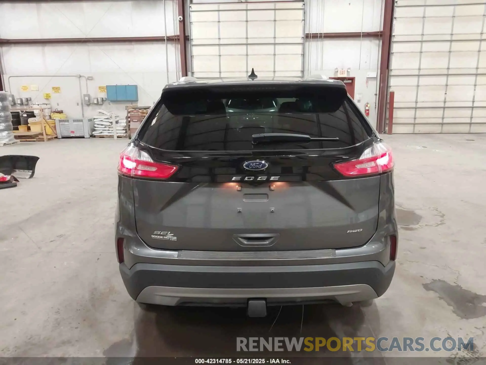17 Photograph of a damaged car 2FMPK4J98NBA19054 FORD EDGE 2022