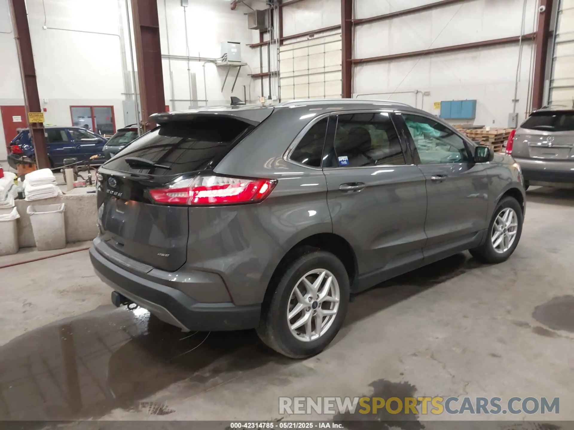 4 Photograph of a damaged car 2FMPK4J98NBA19054 FORD EDGE 2022