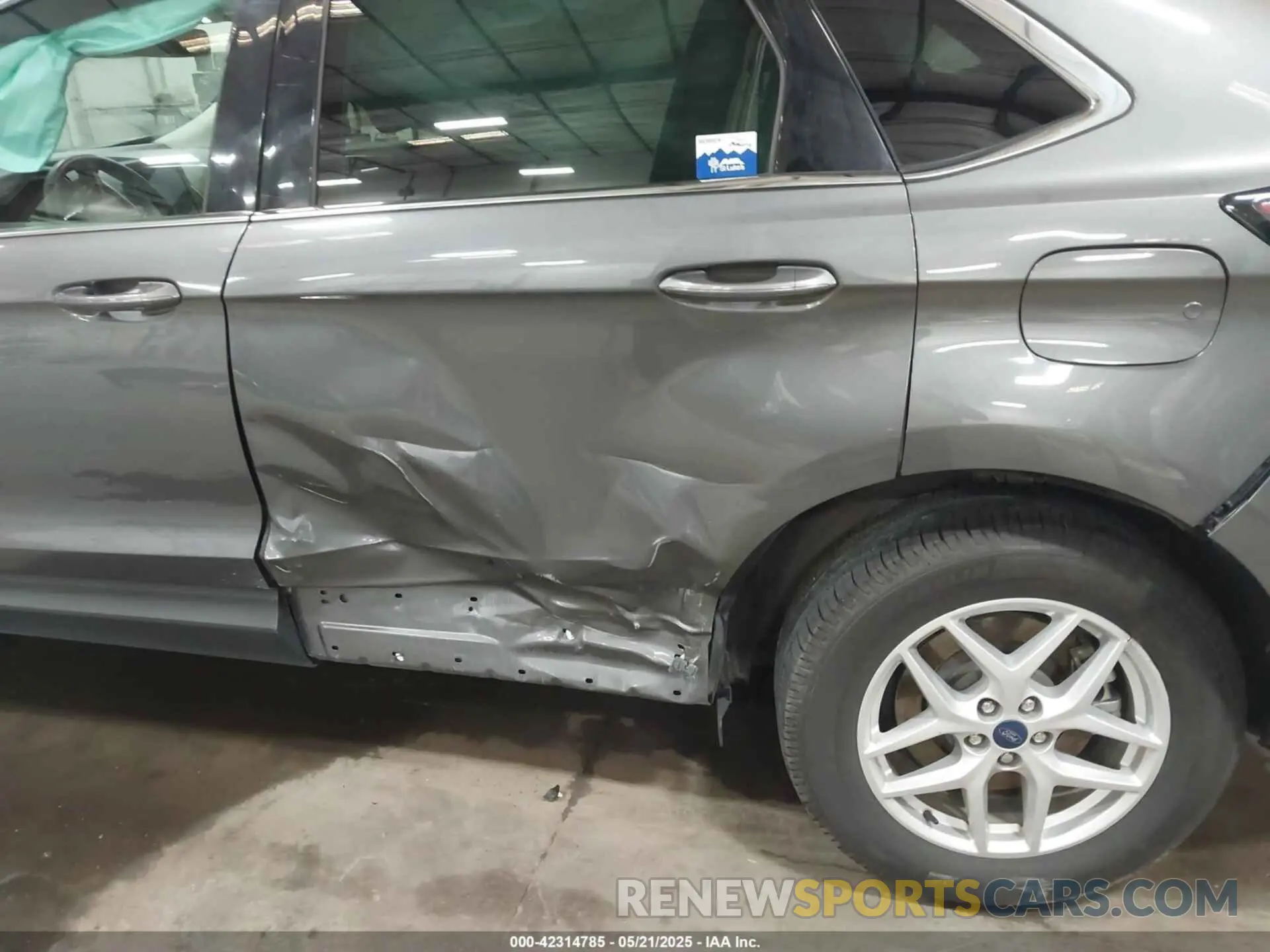 6 Photograph of a damaged car 2FMPK4J98NBA19054 FORD EDGE 2022