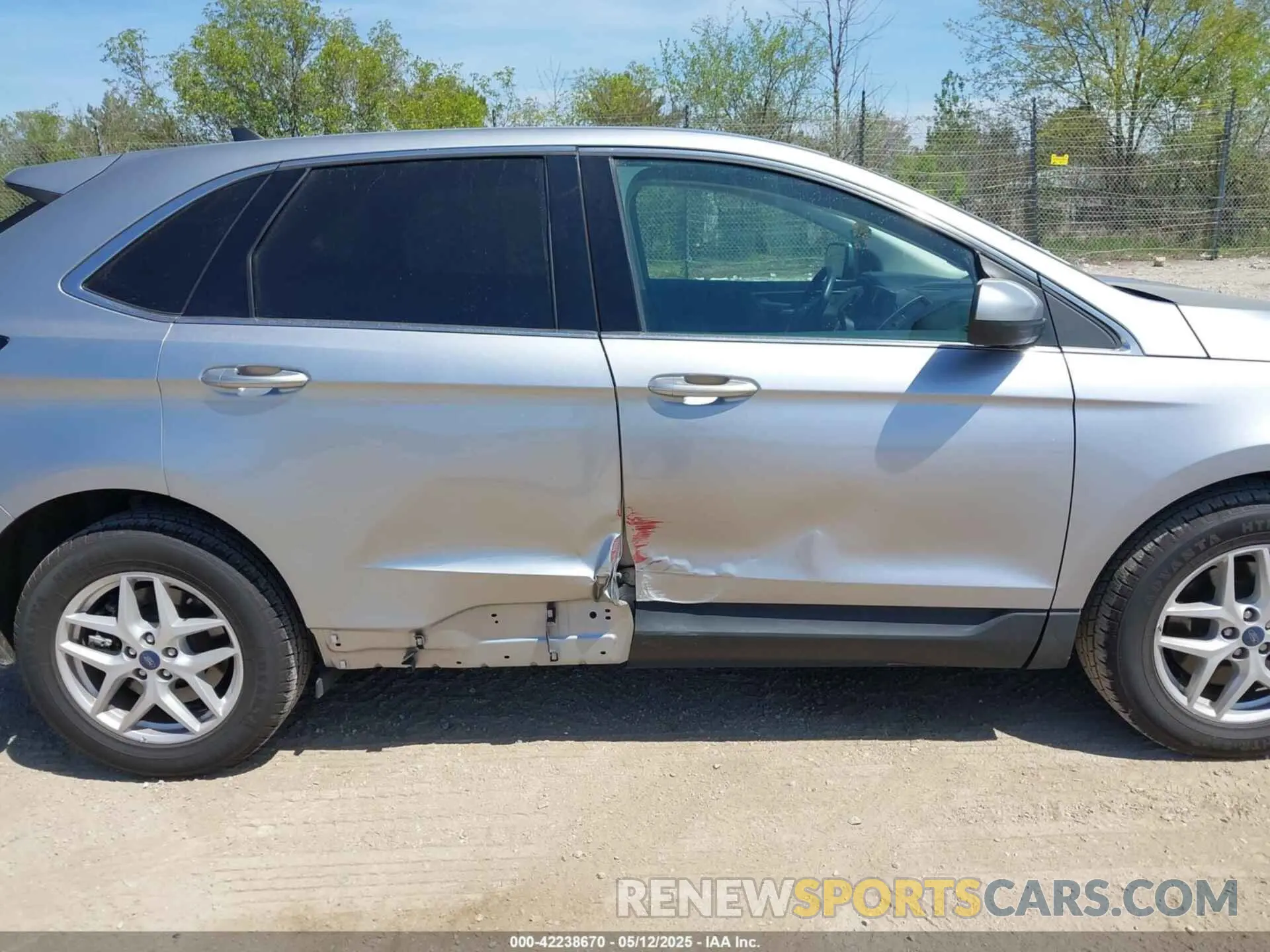 13 Photograph of a damaged car 2FMPK4J98NBA26361 FORD EDGE 2022