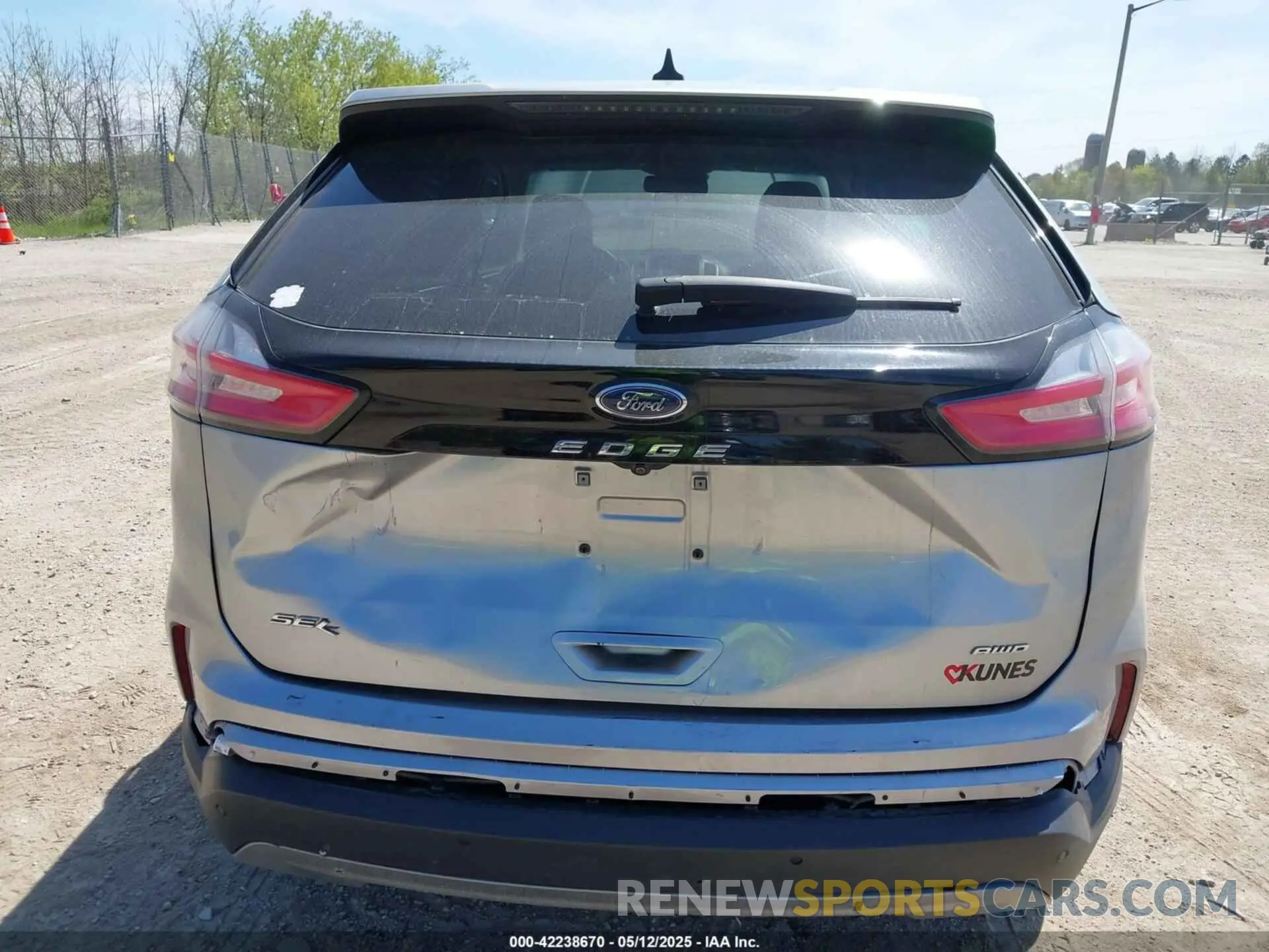 6 Photograph of a damaged car 2FMPK4J98NBA26361 FORD EDGE 2022