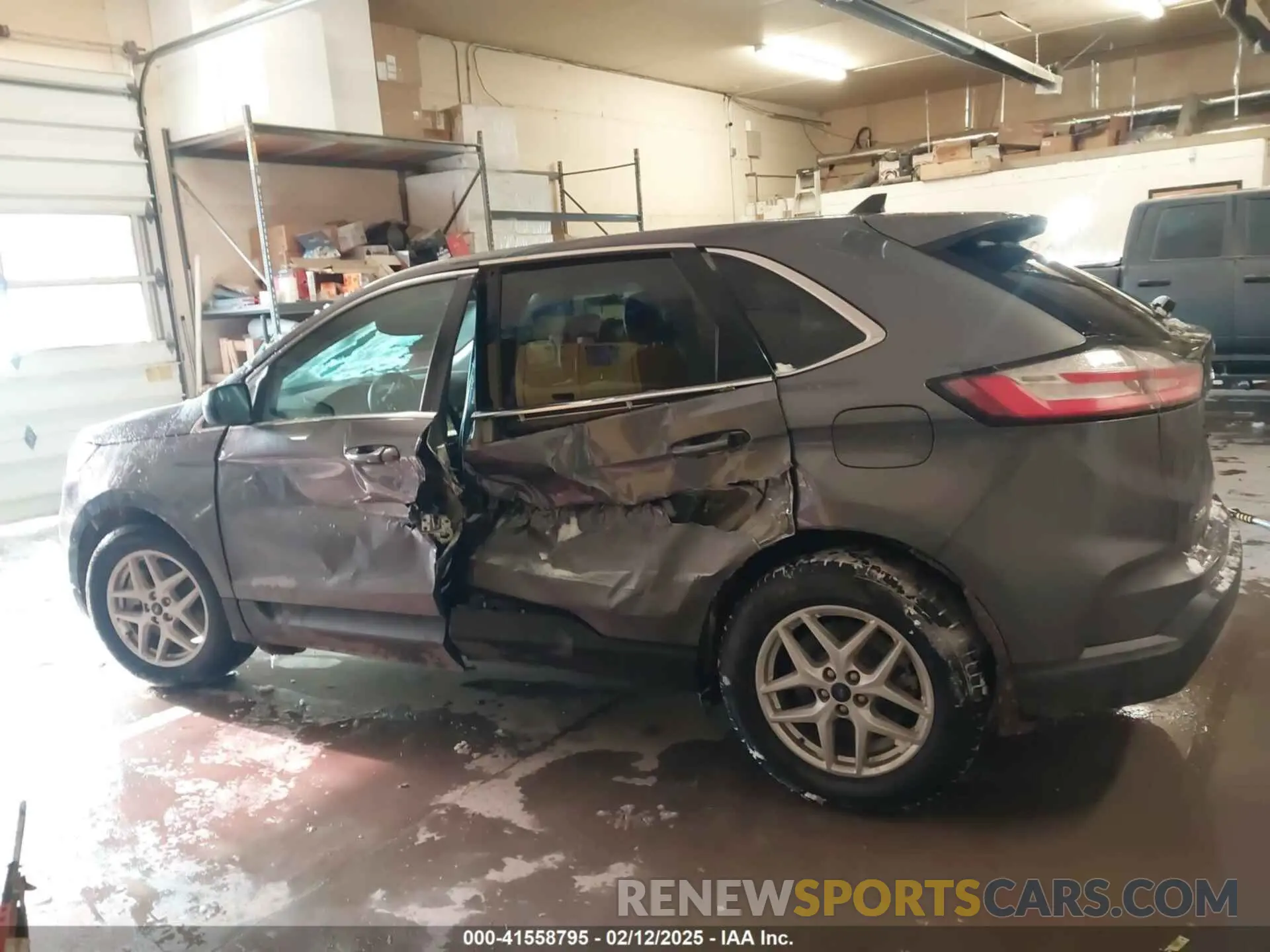 14 Photograph of a damaged car 2FMPK4J98NBA32063 FORD EDGE 2022