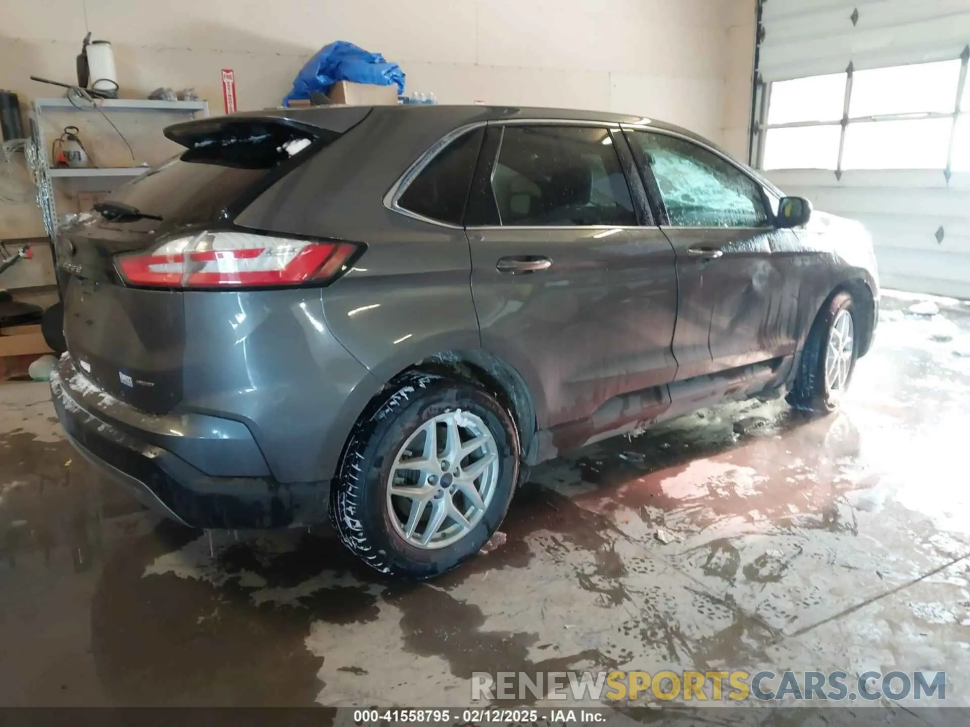 4 Photograph of a damaged car 2FMPK4J98NBA32063 FORD EDGE 2022