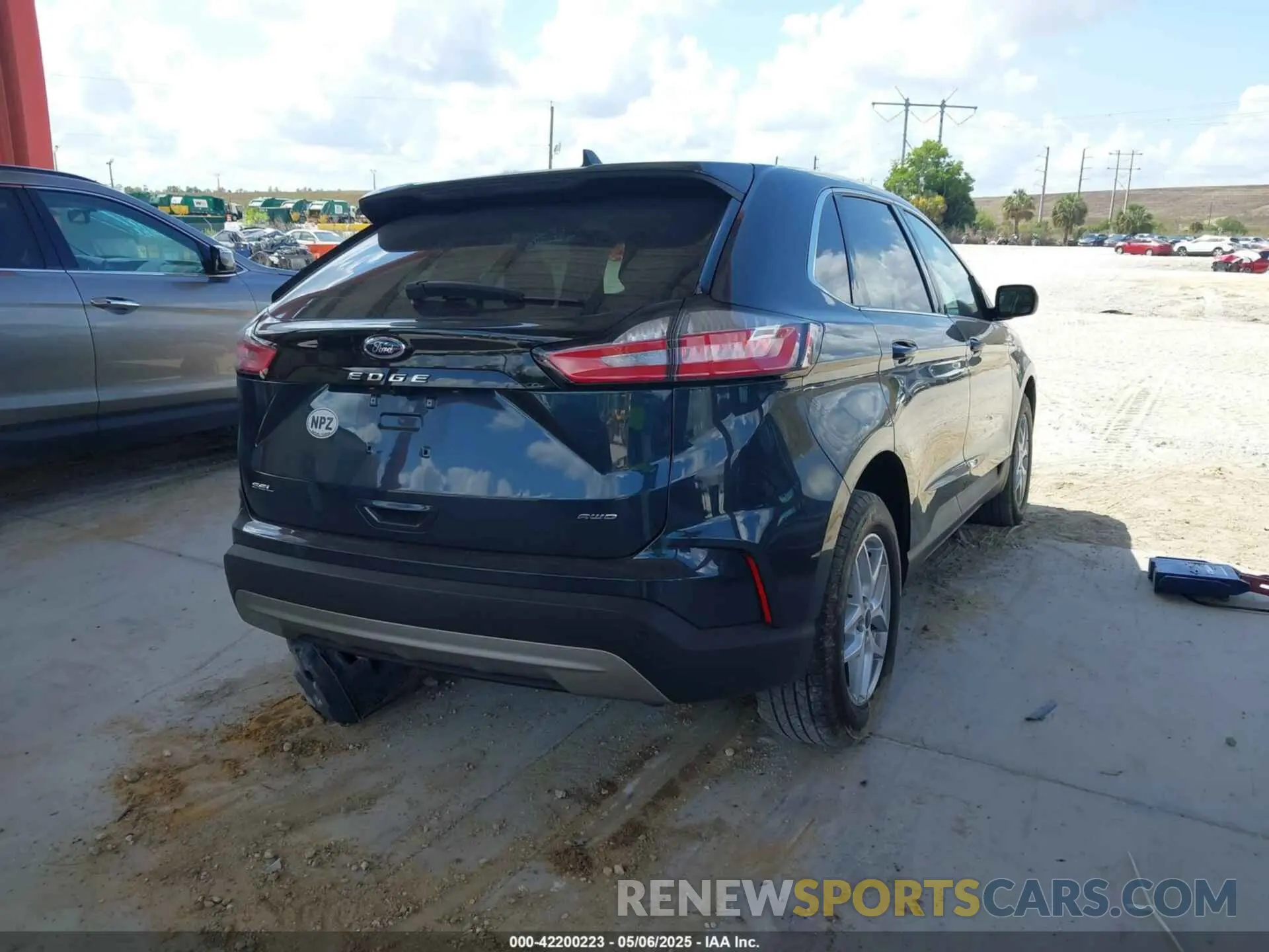 4 Photograph of a damaged car 2FMPK4J98NBA72773 FORD EDGE 2022