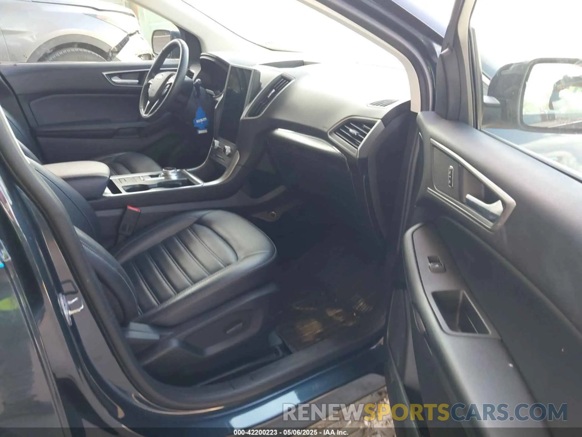 5 Photograph of a damaged car 2FMPK4J98NBA72773 FORD EDGE 2022