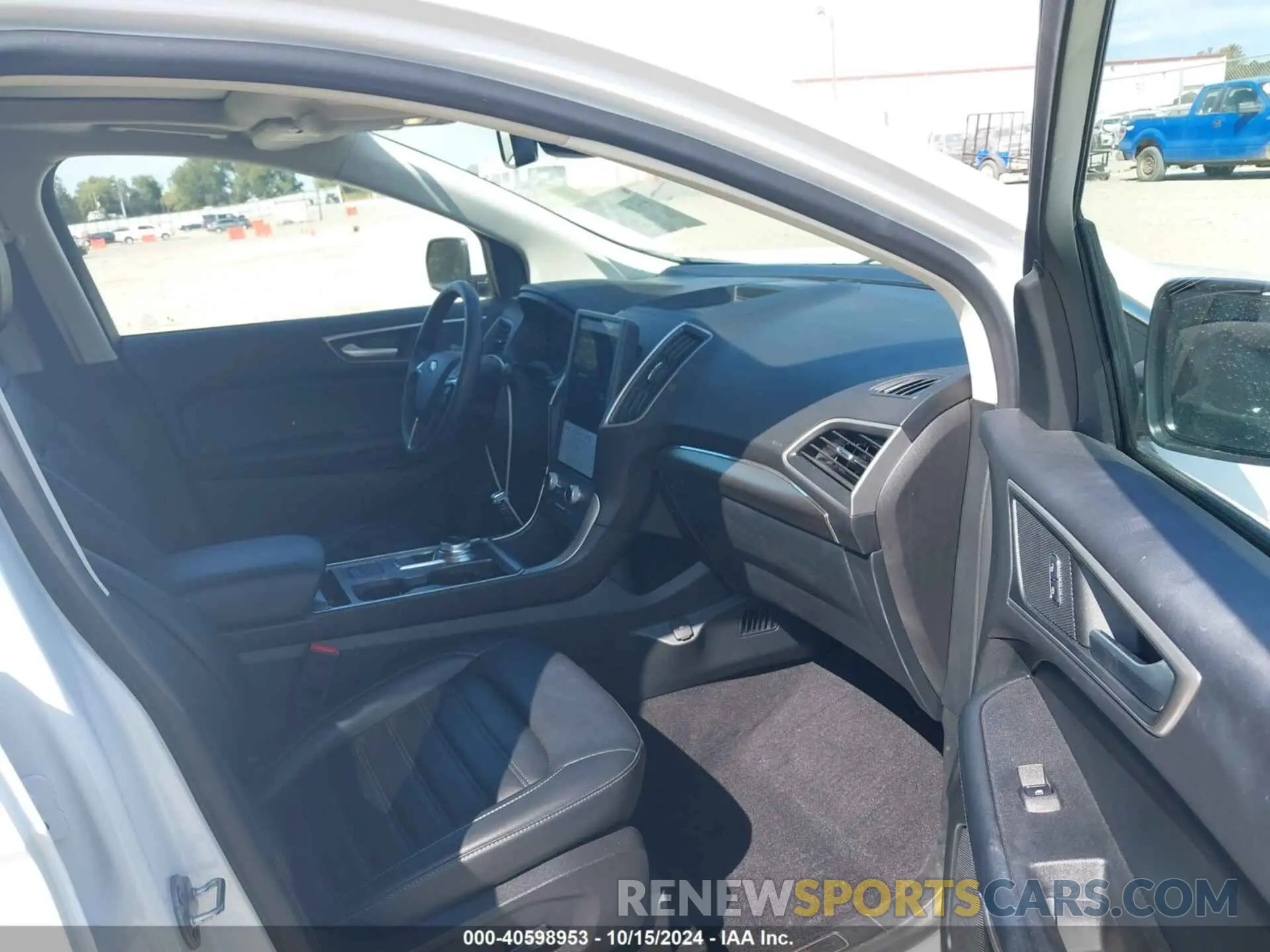 5 Photograph of a damaged car 2FMPK4J98NBA95745 FORD EDGE 2022